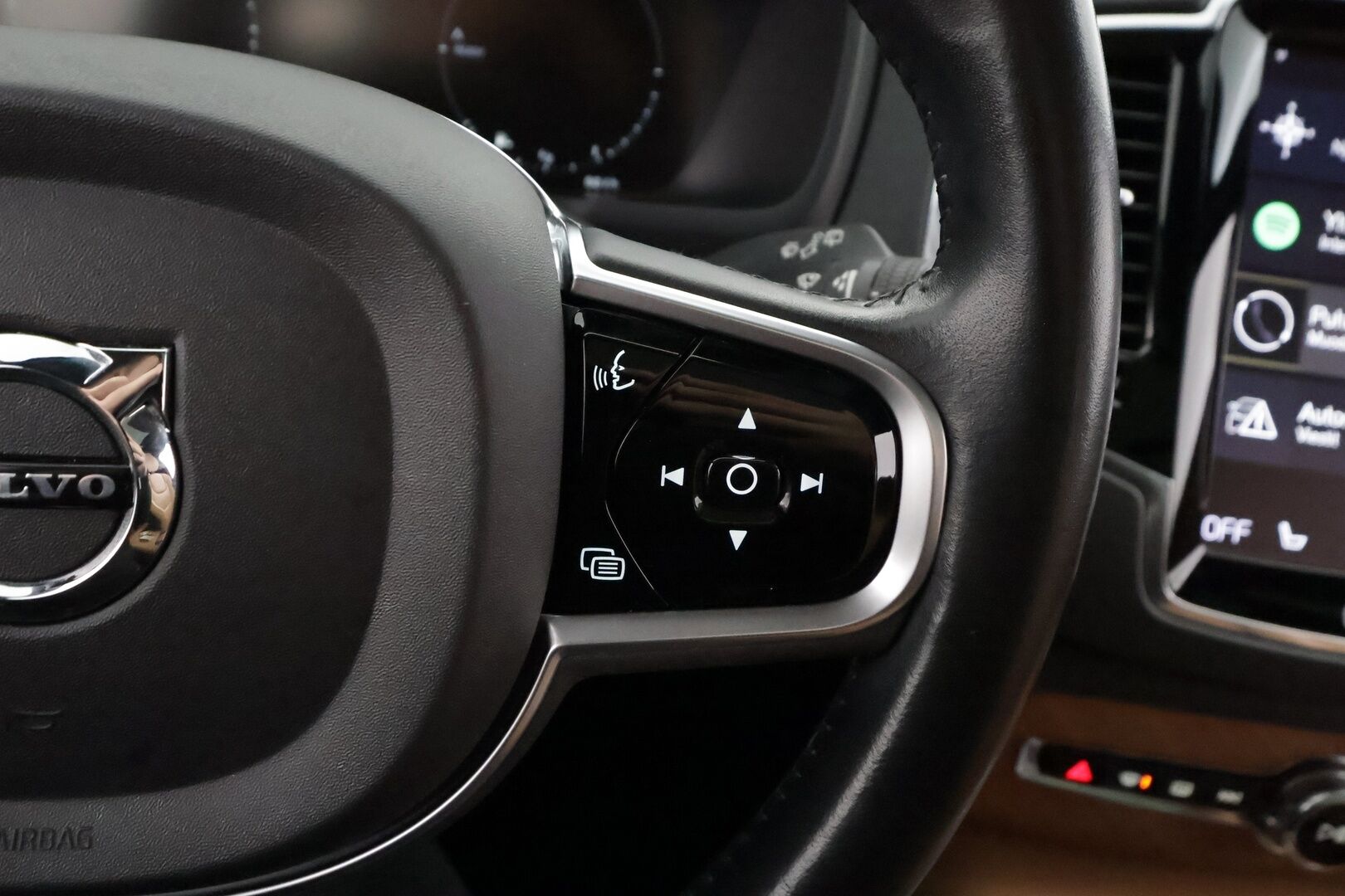 Volvo XC90 2019 T8 TwE AWD Inscription aut - | Pilot assist | Webasto | Koukku | Full-LED | Muistipenkit | Panorama | High Performance audio | Sporttinahat | P.Kamera | Kahdet Renkaat |