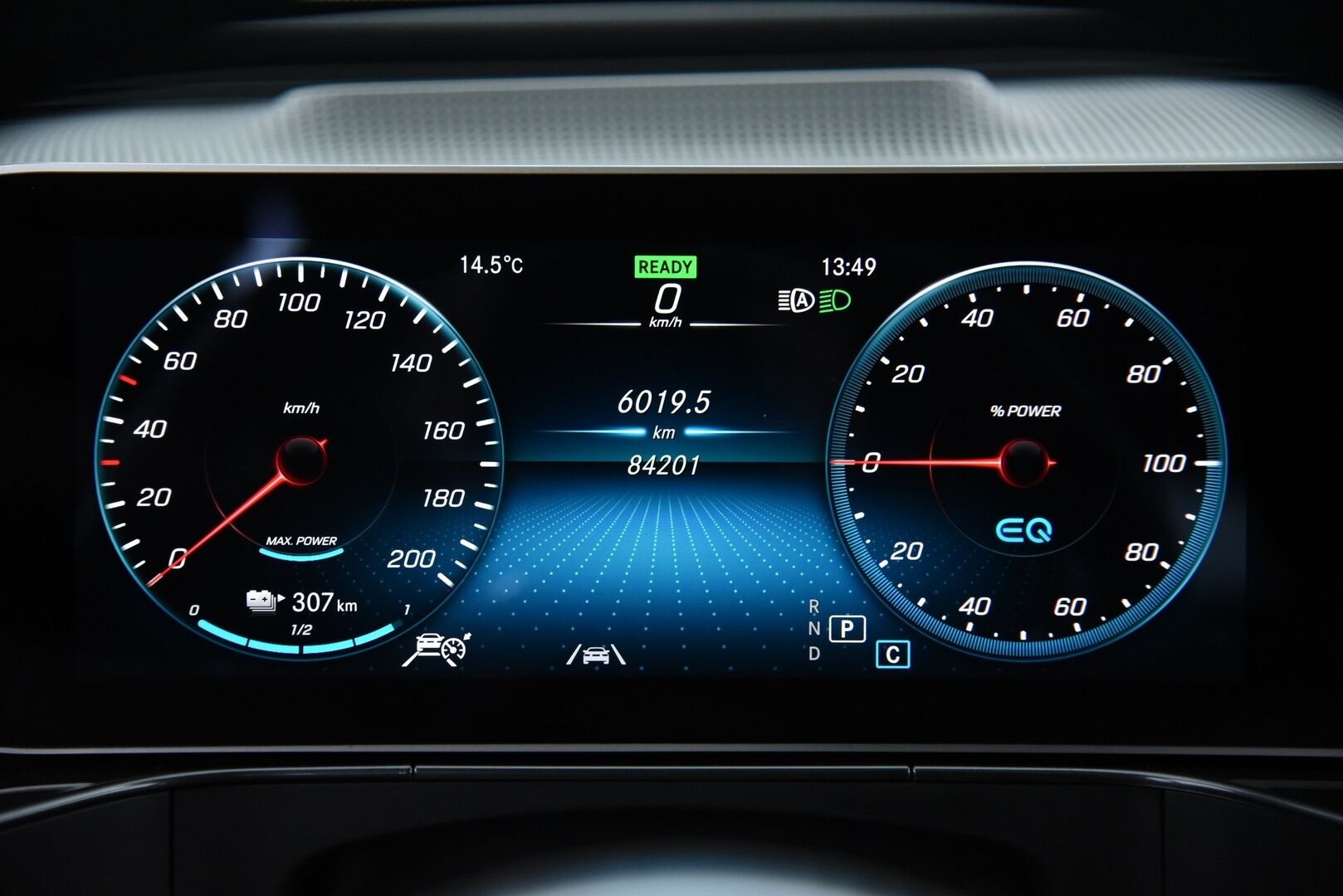 Mercedes-Benz EQC 2019 400 4Matic AMG / Distronic+ / Vetokoukku / Panorama / Lämpöpumppu / Muistipenkit / HUD / IHC+ / P-Kamera - Kattoluukku / Merkkihuollettu / Keyless / Ambient / Apple&Android