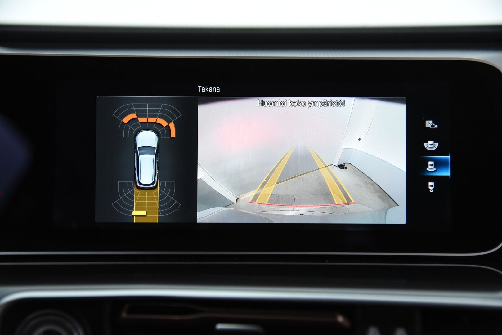 Mercedes-Benz EQC 2019 400 4Matic AMG / Distronic+ / Vetokoukku / Panorama / Lämpöpumppu / Muistipenkit / HUD / IHC+ / P-Kamera - Kattoluukku / Merkkihuollettu / Keyless / Ambient / Apple&Android