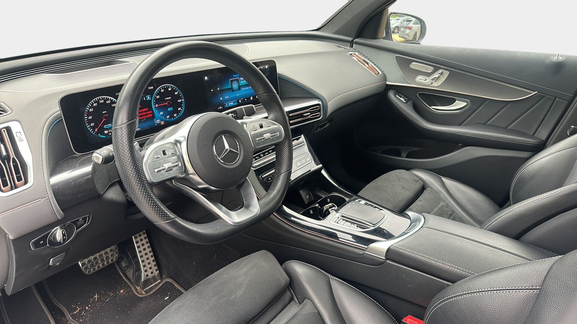Mercedes-Benz EQC 2019 400 4Matic AMG / Distronic+ / Vetokoukku / Panorama / Lämpöpumppu / Muistipenkit / HUD / IHC+ / P-Kamera - Kattoluukku / Merkkihuollettu / Keyless / Ambient / Apple&Android