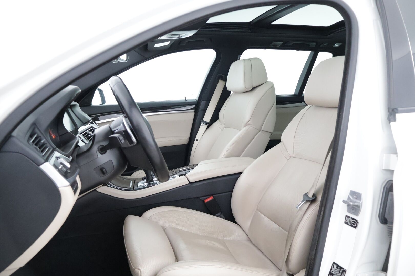 BMW 550 2013 F11 Touring M550d Sport A xDrive - ** JÄÄTÄVILLÄ VARUSTEILLA OLEVA M550d **