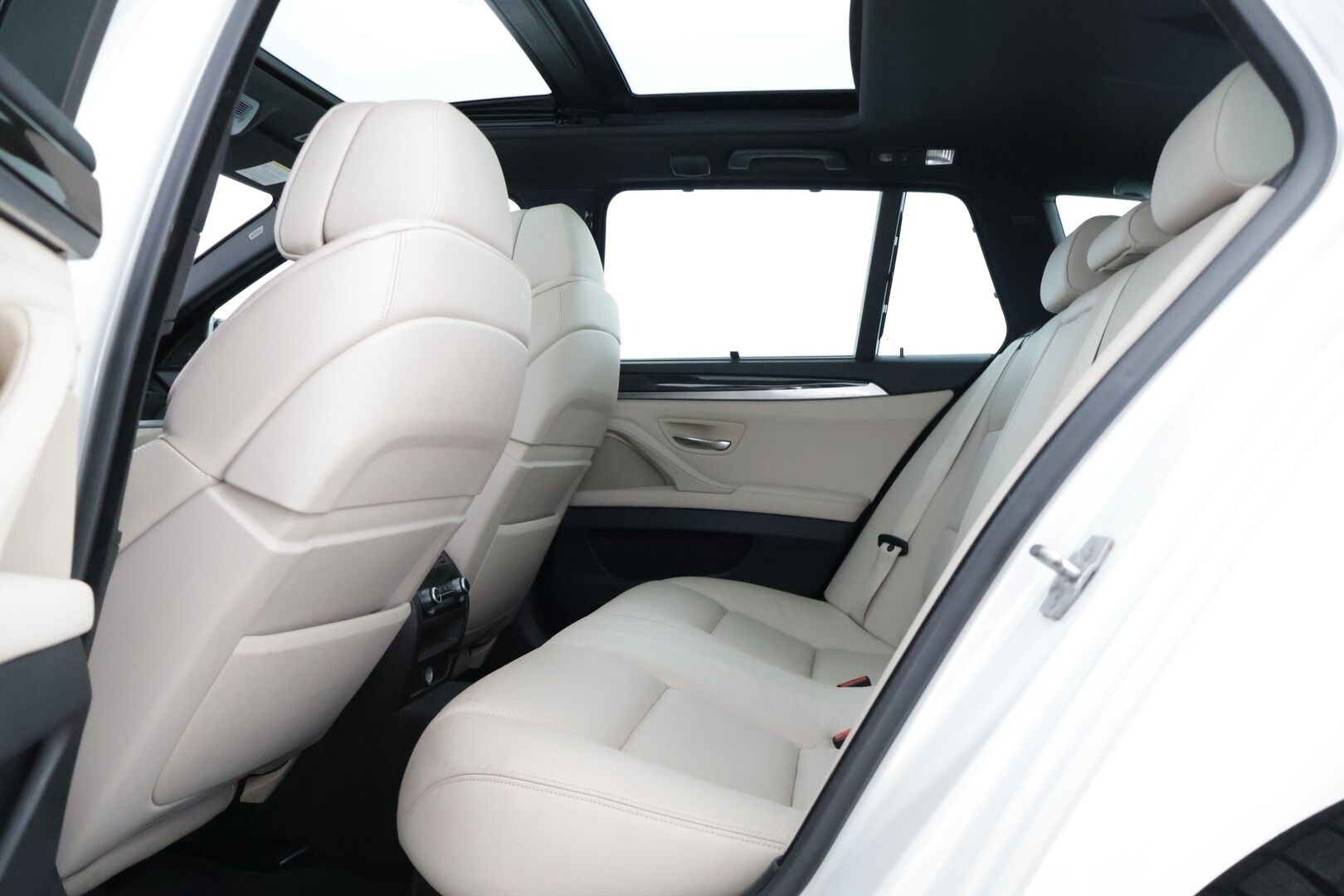 BMW 550 2013 F11 Touring M550d Sport A xDrive - ** JÄÄTÄVILLÄ VARUSTEILLA OLEVA M550d **