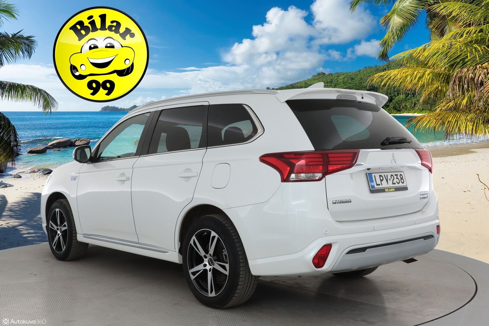 Mitsubishi Outlander PHEV 2019 PHEV Business X 4WD **Merkkihuollettu / Koukku / LED / BLIS / 360 Kamera / Keyless / Nahkasisusta / Kahdet renkaat**