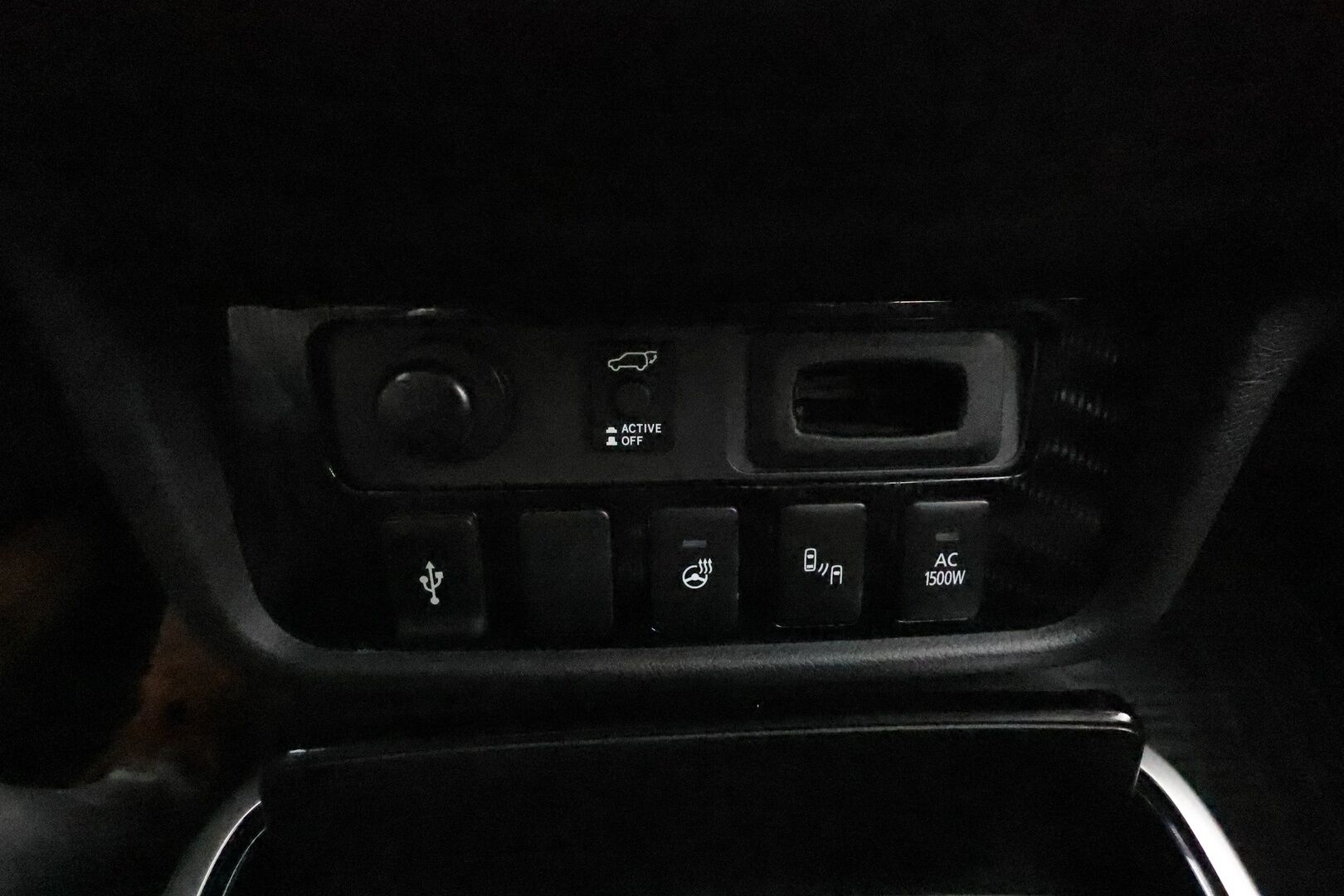 Mitsubishi Outlander PHEV 2019 PHEV Business X 4WD **Merkkihuollettu / Koukku / LED / BLIS / 360 Kamera / Keyless / Nahkasisusta / Kahdet renkaat**