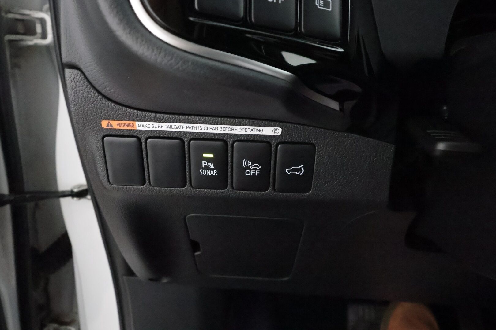 Mitsubishi Outlander PHEV 2019 PHEV Business X 4WD **Merkkihuollettu / Koukku / LED / BLIS / 360 Kamera / Keyless / Nahkasisusta / Kahdet renkaat**