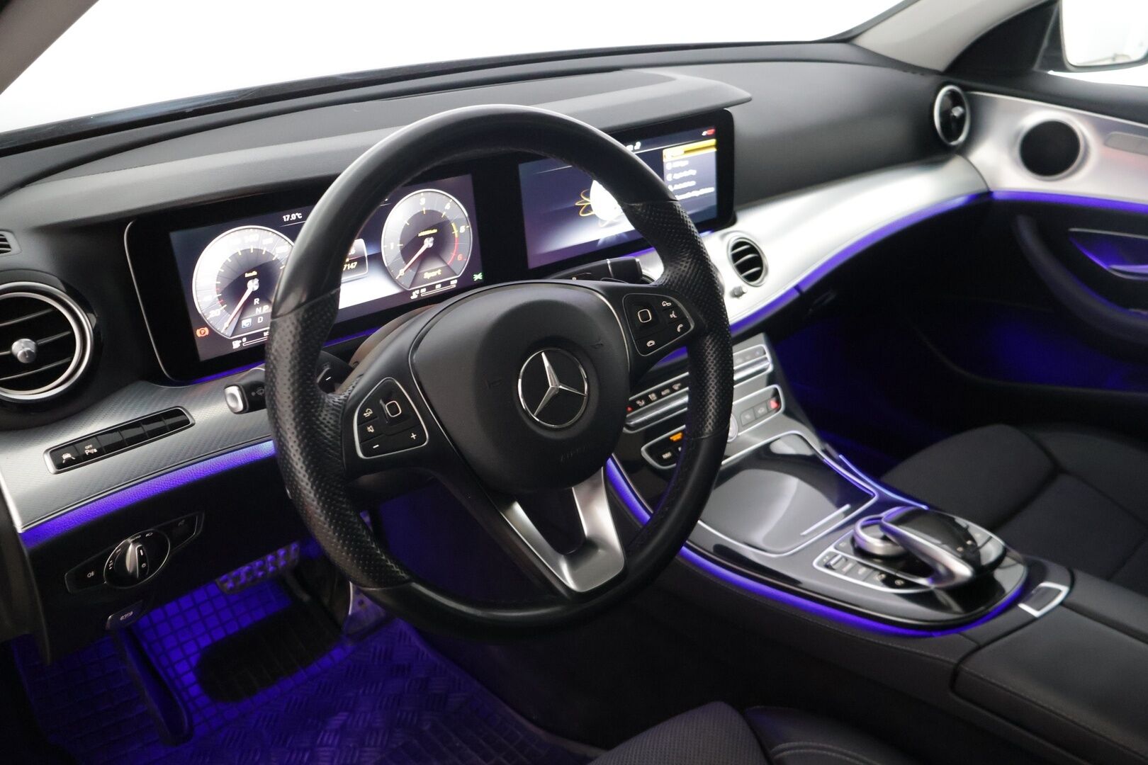 Mercedes-Benz E 2017 E 220 d 4MATIC All-Terrain - | Wide Screen | BLIS | Kattoluukku | Sähkökoukku | Peruutuskamera | Metalliväri |