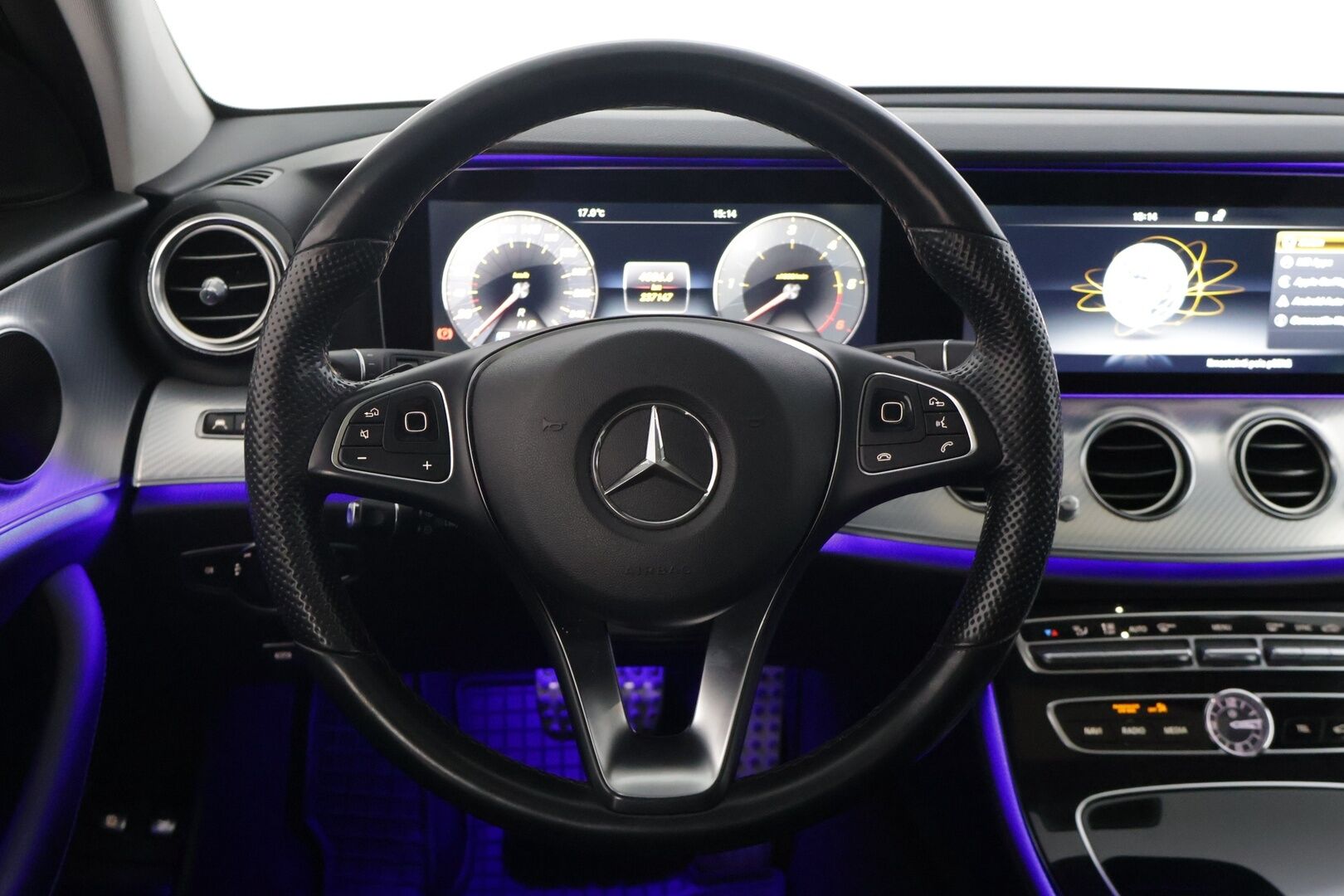 Mercedes-Benz E 2017 E 220 d 4MATIC All-Terrain - | Wide Screen | BLIS | Kattoluukku | Sähkökoukku | Peruutuskamera | Metalliväri |