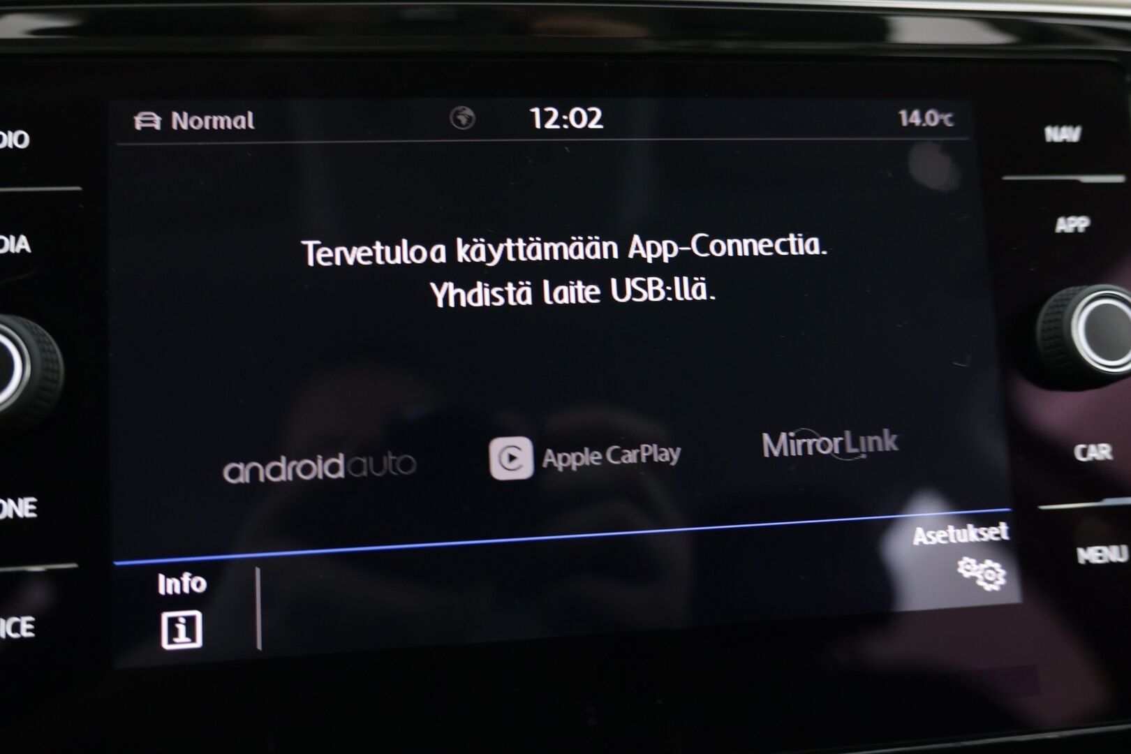 Volkswagen Passat 2019 Variant GTE Plug-In Hybrid 160 kW (218 hv) DSG-automaatti - Siisti yksilö / Vetokoukku / Osittain Sähkösäätöinen ergoComfort - HULLUT AVAJAISHULINAT KORKOTARJOUS 3,29 %