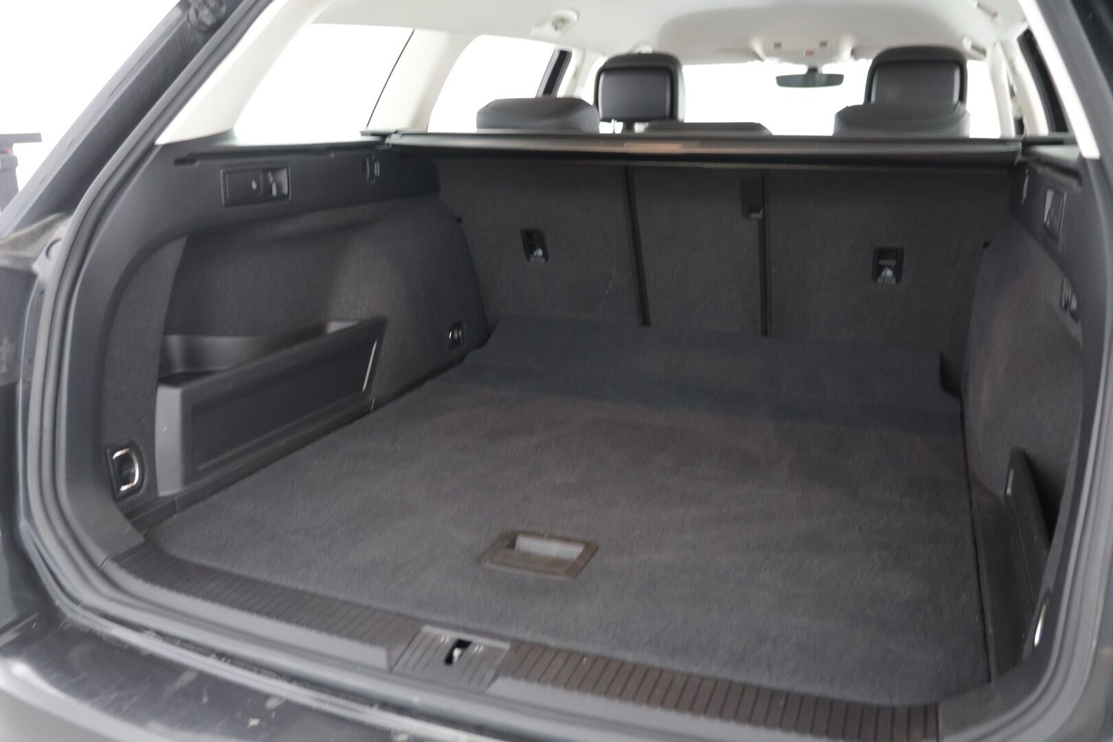 Volkswagen Passat 2019 Variant GTE Plug-In Hybrid 160 kW (218 hv) DSG-automaatti - Siisti yksilö / Vetokoukku / Osittain Sähkösäätöinen ergoComfort - HULLUT AVAJAISHULINAT KORKOTARJOUS 3,29 %