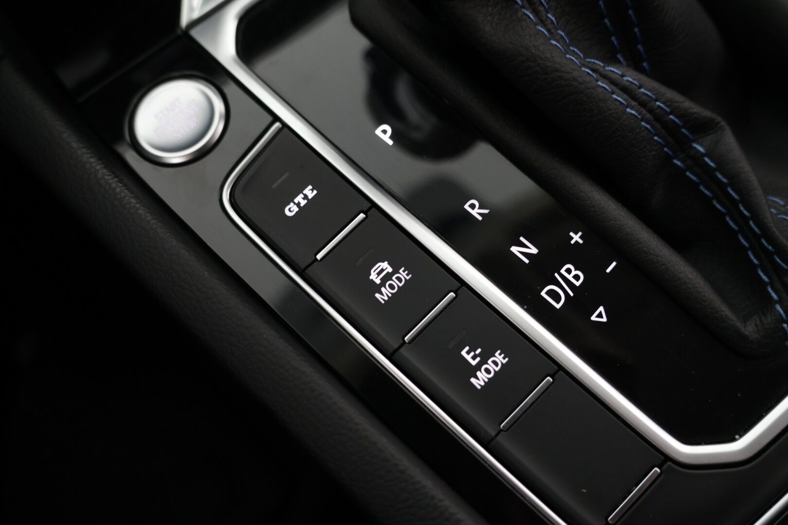 Volkswagen Passat 2019 Variant GTE Plug-In Hybrid 160 kW (218 hv) DSG-automaatti - Siisti yksilö / Vetokoukku / Osittain Sähkösäätöinen ergoComfort - HULLUT AVAJAISHULINAT KORKOTARJOUS 3,29 %