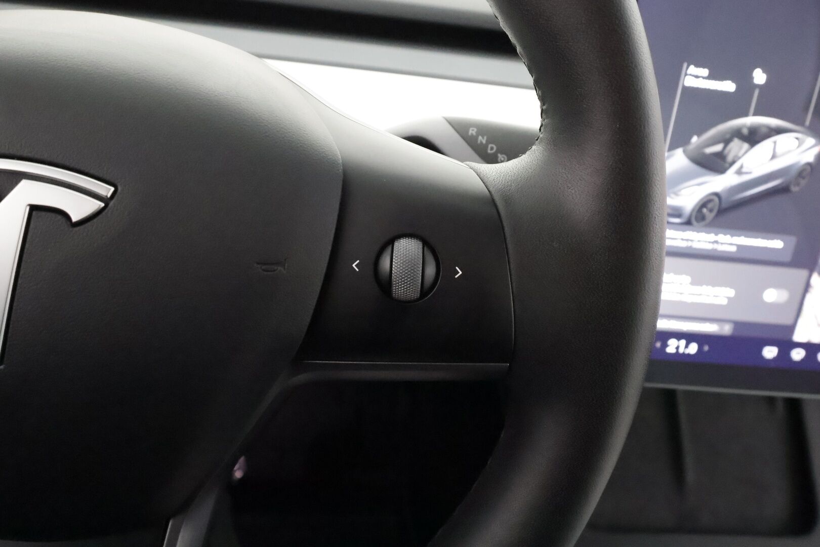 Tesla Model 3 2021 Long Range - | ACC | ILP | Koukku | Valkoiset nahat | Lasikatto | Premium Audio | Matrix-LED | Sähkönahat | Muistipenkki | P.kamera | 2x renkaat aluin | 
