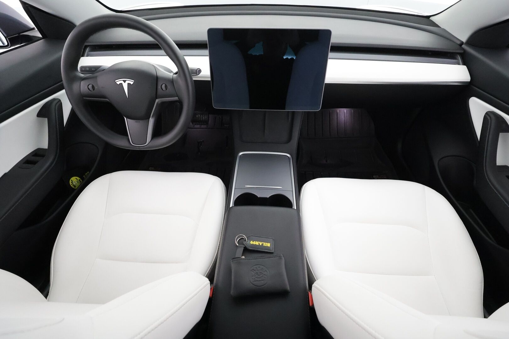Tesla Model 3 2021 Long Range - | ACC | ILP | Koukku | Valkoiset nahat | Lasikatto | Premium Audio | Matrix-LED | Sähkönahat | Muistipenkki | P.kamera | 2x renkaat aluin | 