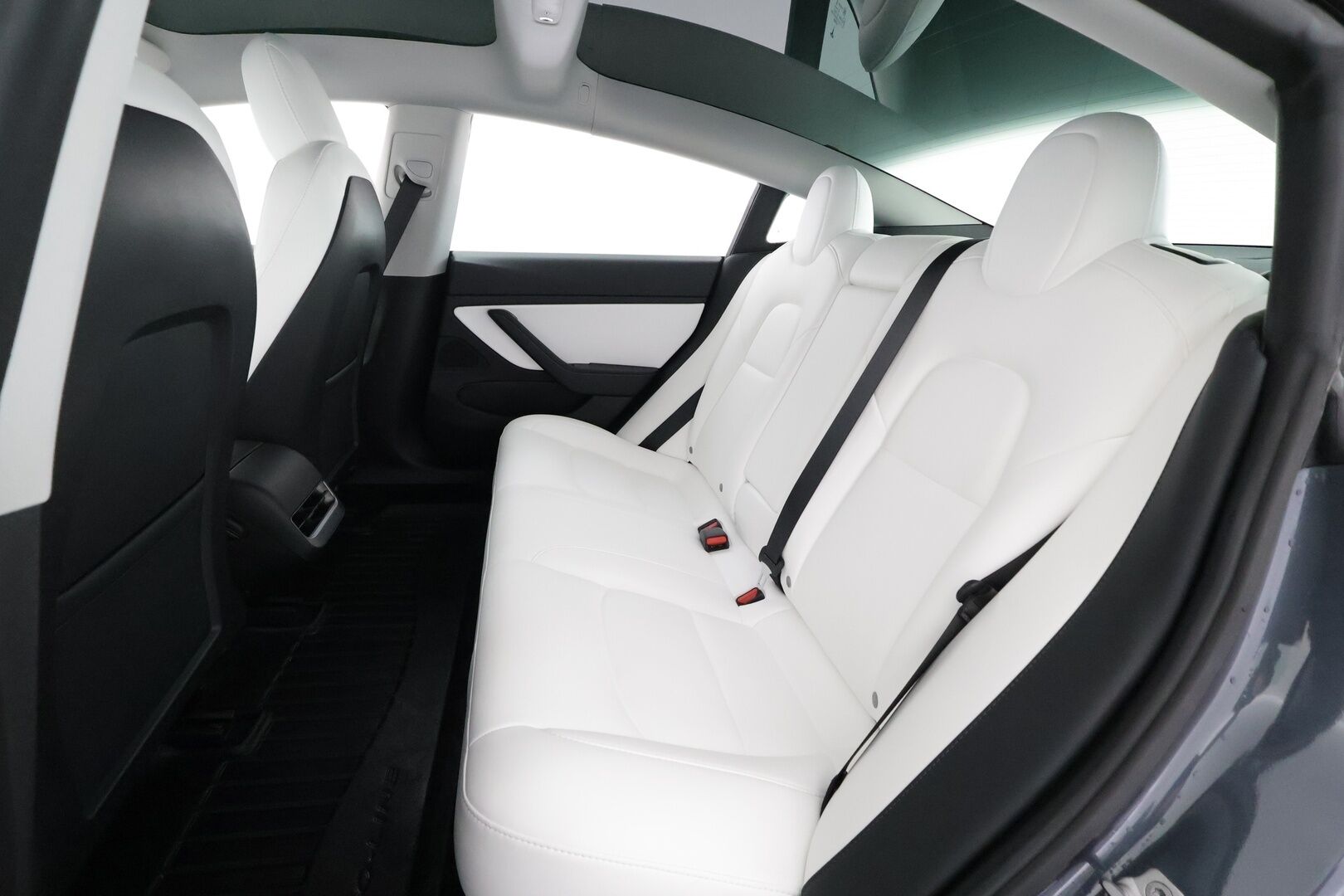 Tesla Model 3 2021 Long Range - | ACC | ILP | Koukku | Valkoiset nahat | Lasikatto | Premium Audio | Matrix-LED | Sähkönahat | Muistipenkki | P.kamera | 2x renkaat aluin | 