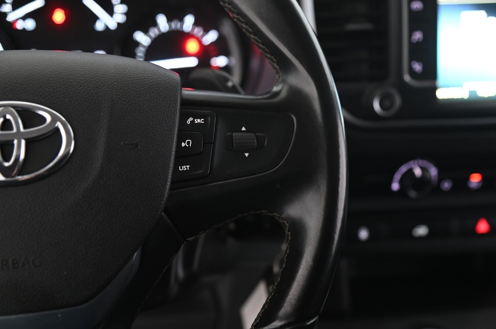 Toyota Proace 2021 L2 2,0 D 120 Automatic Edition 5-ovinen - ALV | Läpijuostava | Webasto | Pariovet | Vetokoukku | P*kamera | Suomi-auto | Blis