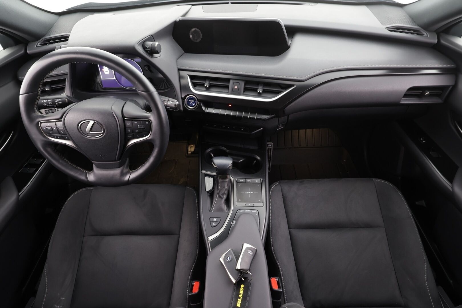 Lexus UX 2021 250h Comfort Technology Plus Edition * ACC / P.kamera / LED / Navi / KeylessGo * - Suomi-auto / Kahdet renkaat aluvanteilla - Osta nyt, maksa vasta ensi vuonna