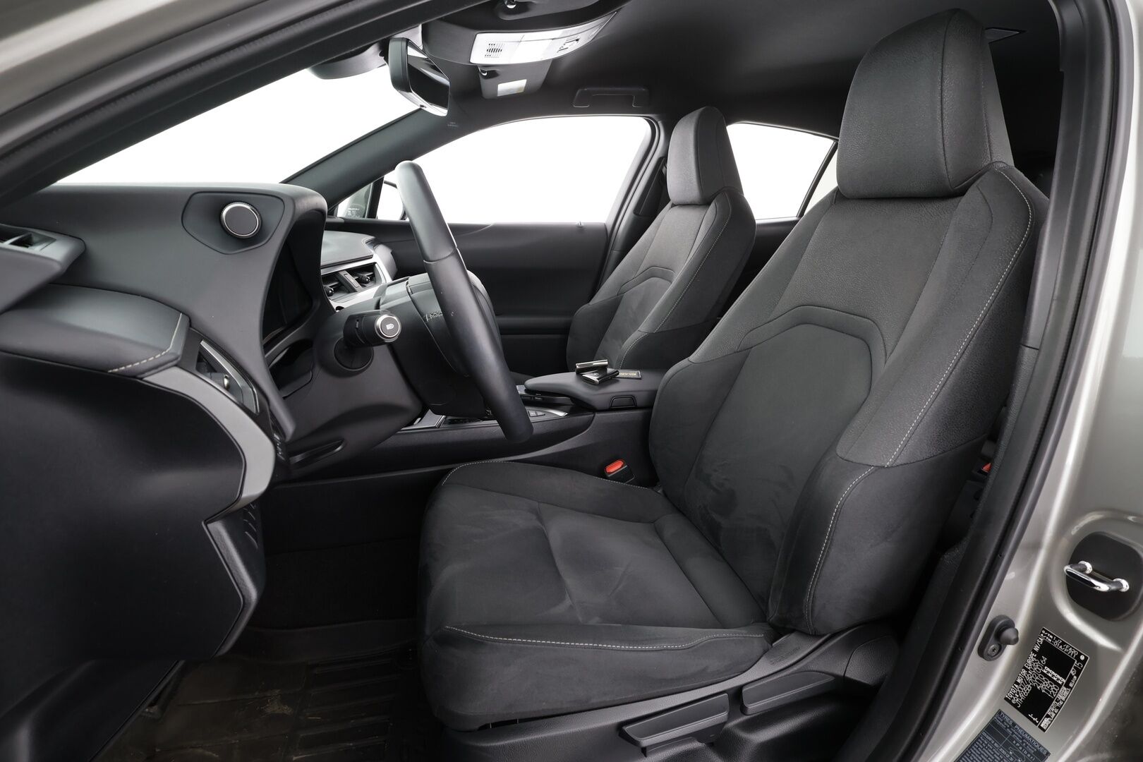 Lexus UX 2021 250h Comfort Technology Plus Edition * ACC / P.kamera / LED / Navi / KeylessGo * - Suomi-auto / Kahdet renkaat aluvanteilla - Osta nyt, maksa vasta ensi vuonna