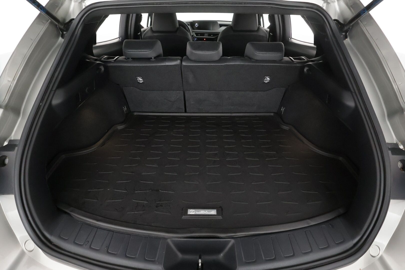 Lexus UX 2021 250h Comfort Technology Plus Edition * ACC / P.kamera / LED / Navi / KeylessGo * - Suomi-auto / Kahdet renkaat aluvanteilla - Osta nyt, maksa vasta ensi vuonna