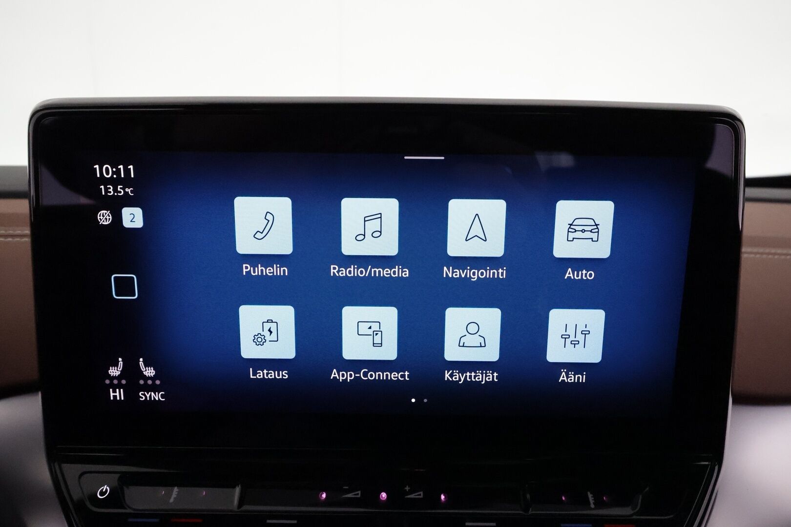 Volkswagen ID.4 2022 Pro Performance Business 150 kW **ILP / ACC / Matrix-LED / P.kamera / Kaistavahti / Navi / Nahka-Alcantara / KeylessGO** - 3,99 % KORKOTARJOUS TÄHÄN AUTOON 21.9. ASTI! - 1-om Suomi-auto / 2x Latauskaapelit / Kahdet Renkaat / Merkkihuollettu!