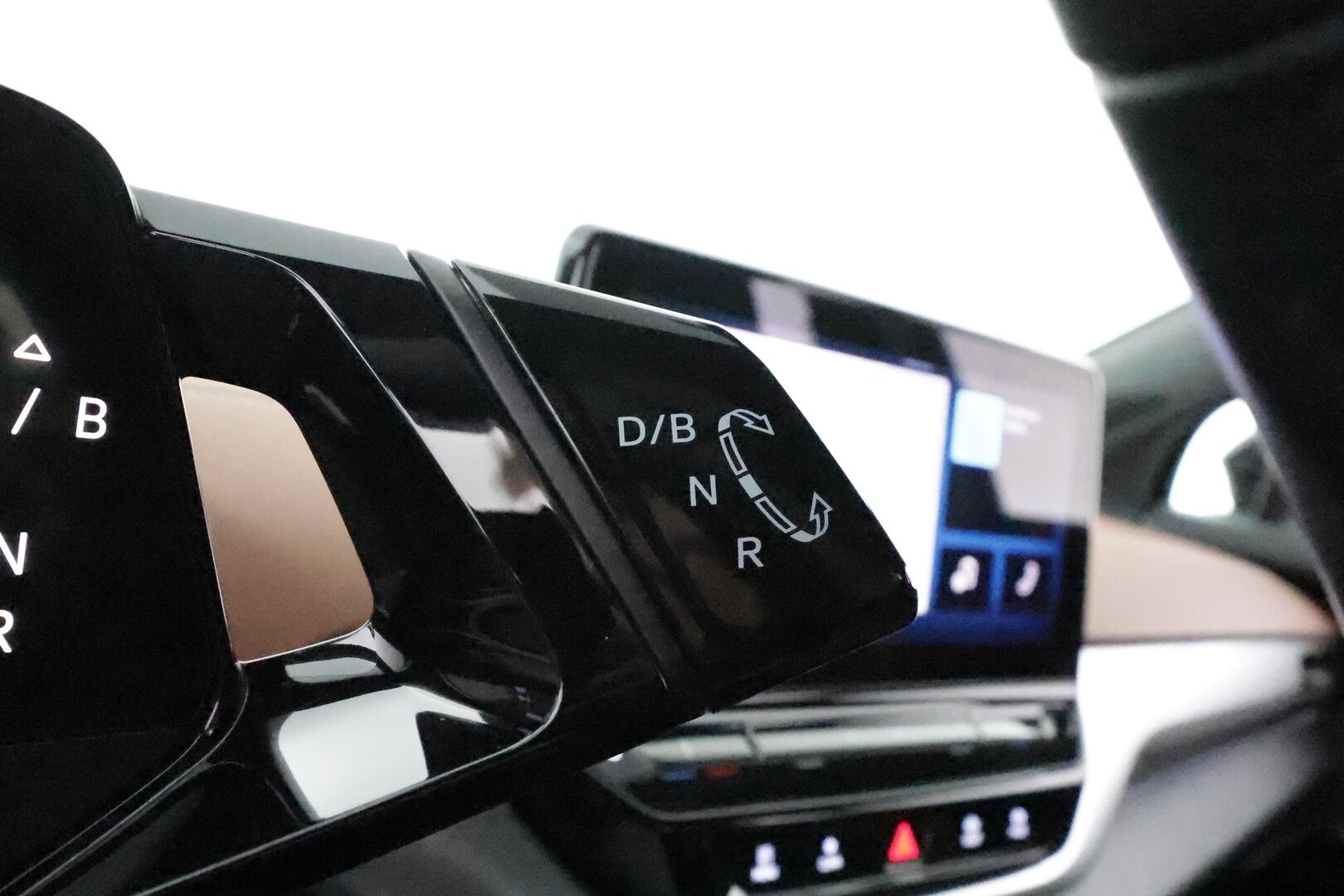 Volkswagen ID.4 2022 Pro Performance Business 150 kW **ILP / ACC / Matrix-LED / P.kamera / Kaistavahti / Navi / Nahka-Alcantara / KeylessGO** - 3,99 % KORKOTARJOUS TÄHÄN AUTOON 21.9. ASTI! - 1-om Suomi-auto / 2x Latauskaapelit / Kahdet Renkaat / Merkkihuollettu!