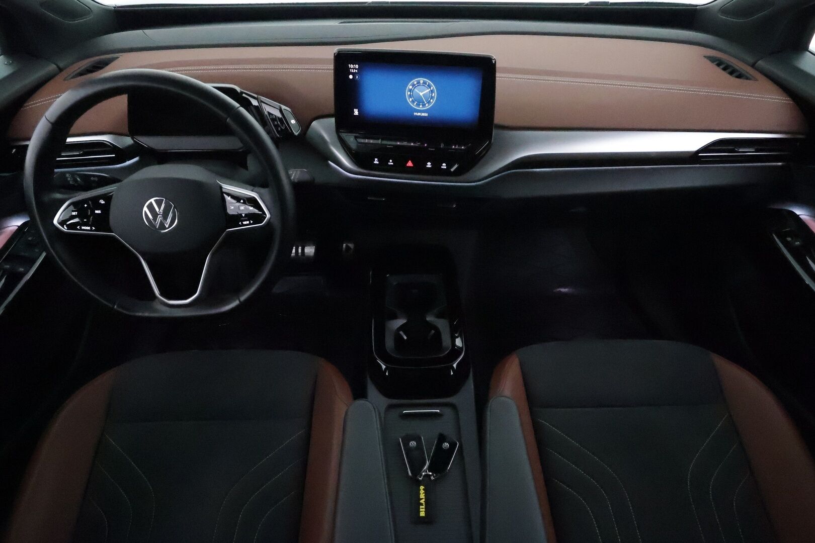 Volkswagen ID.4 2022 Pro Performance Business 150 kW **ILP / ACC / Matrix-LED / P.kamera / Kaistavahti / Navi / Nahka-Alcantara / KeylessGO** - 3,99 % KORKOTARJOUS TÄHÄN AUTOON 21.9. ASTI! - 1-om Suomi-auto / 2x Latauskaapelit / Kahdet Renkaat / Merkkihuollettu!