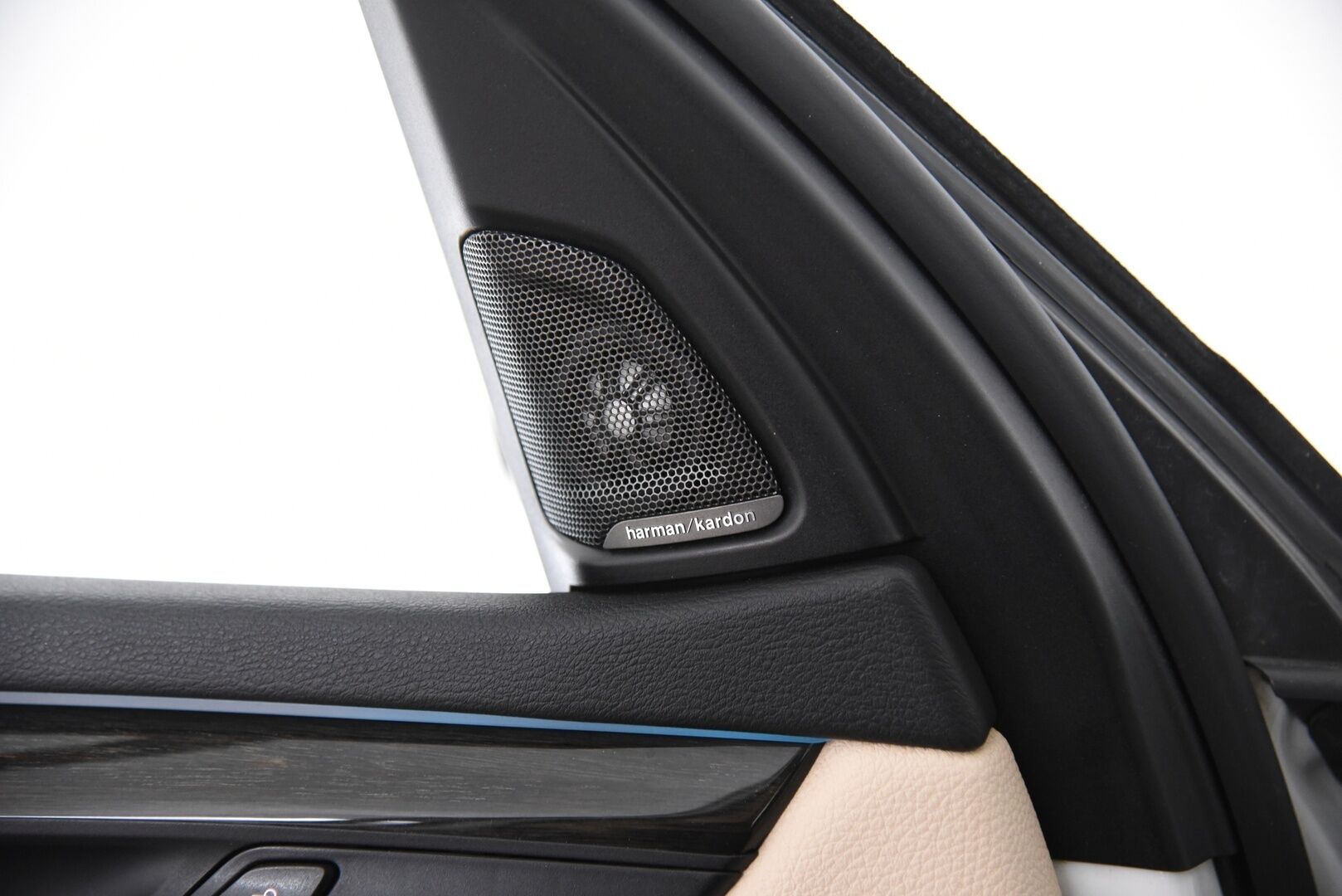 BMW X5 2015 F15 xDrive35d A * H/K / HUD / Comfort-penkit / P-kamera / Koukku / Panorama * - Adapt. Xenon / Comfort access / Ilmastoidut istuimet / Prof.navi - HULLUT AVAJAISHULINAT KORKOTARJOUS 3,29 %