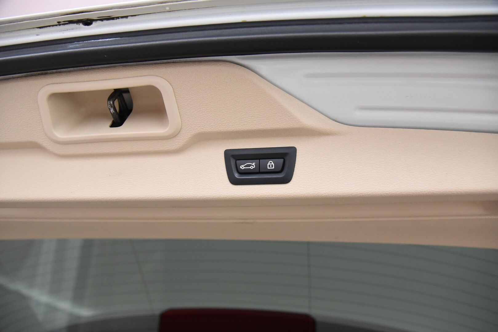 BMW X5 2015 F15 xDrive35d A * H/K / HUD / Comfort-penkit / P-kamera / Koukku / Panorama * - Adapt. Xenon / Comfort access / Ilmastoidut istuimet / Prof.navi - HULLUT AVAJAISHULINAT KORKOTARJOUS 3,29 %