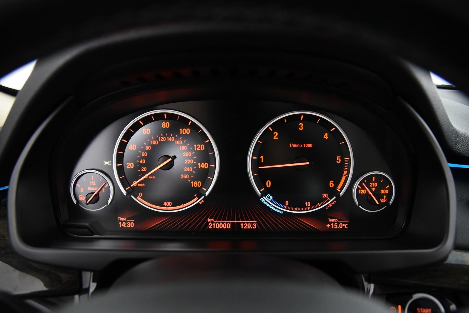 BMW X5 2015 F15 xDrive35d A * H/K / HUD / Comfort-penkit / P-kamera / Koukku / Panorama * - Adapt. Xenon / Comfort access / Ilmastoidut istuimet / Prof.navi - HULLUT AVAJAISHULINAT KORKOTARJOUS 3,29 %