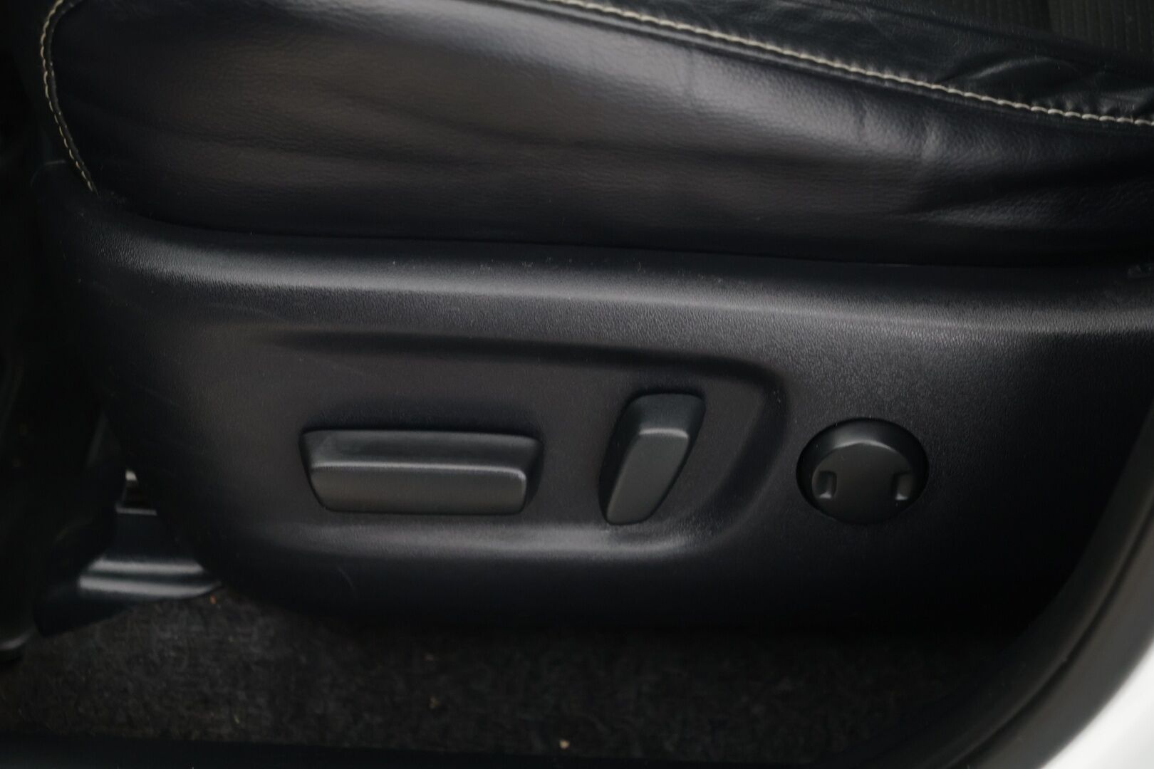 Toyota RAV4 2018 TOYOTA RAV4 Monikäyttöajoneuvo (AF) 4ov 2494cm3 - Tosi siisti! | Huoltokirja | Fiksupeli