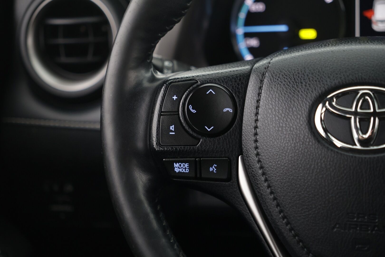 Toyota RAV4 2018 TOYOTA RAV4 Monikäyttöajoneuvo (AF) 4ov 2494cm3 - Tosi siisti! | Huoltokirja | Fiksupeli