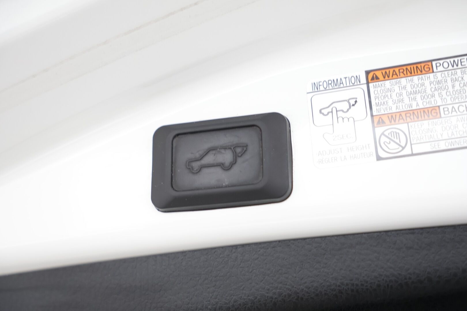 Toyota RAV4 2018 TOYOTA RAV4 Monikäyttöajoneuvo (AF) 4ov 2494cm3 - Tosi siisti! | Huoltokirja | Fiksupeli