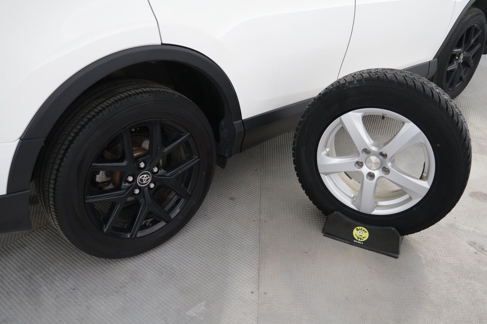 Toyota RAV4 2018 TOYOTA RAV4 Monikäyttöajoneuvo (AF) 4ov 2494cm3 - Tosi siisti! | Huoltokirja | Fiksupeli
