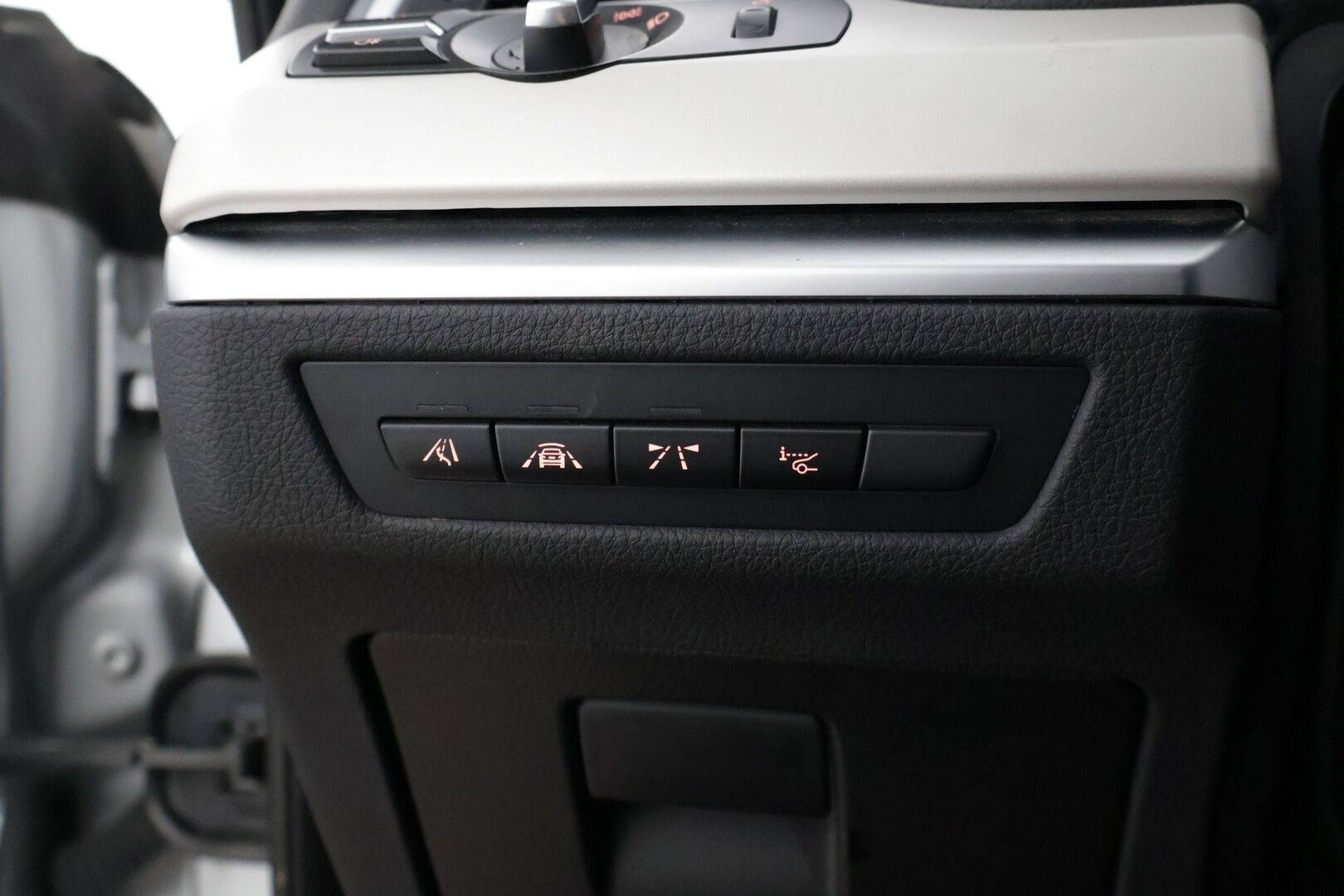 BMW 530 Gran Turismo 2016 F07 Gran Turismo 530d A xDrive * Driving Assistat Plus / Digimittaristo / Imuovet / HUD / BLIS / Hifit / Muistipenkit * - LCI /Adapt. Cruise / Kaistavahti / Comfort Penkit / Adapt. LED / Huippuvarusteltu! / 2x Renkaat & Vanteet - HULLUT JOULUT KORKOTARJOUS 2,49% 