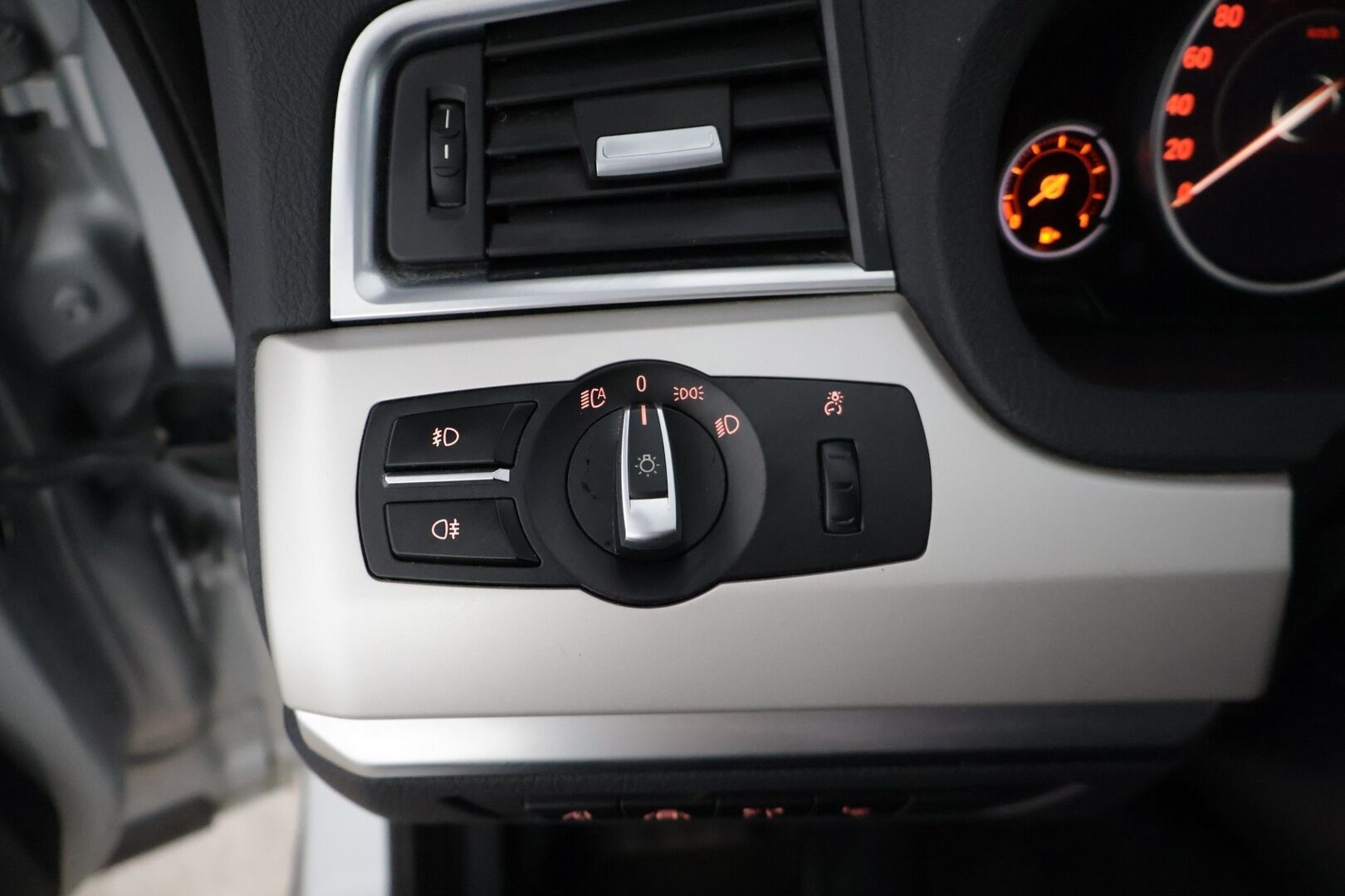 BMW 530 Gran Turismo 2016 F07 Gran Turismo 530d A xDrive * Driving Assistat Plus / Digimittaristo / Imuovet / HUD / BLIS / Hifit / Muistipenkit * - LCI /Adapt. Cruise / Kaistavahti / Comfort Penkit / Adapt. LED / Huippuvarusteltu! / 2x Renkaat & Vanteet - HULLUT JOULUT KORKOTARJOUS 2,49% 