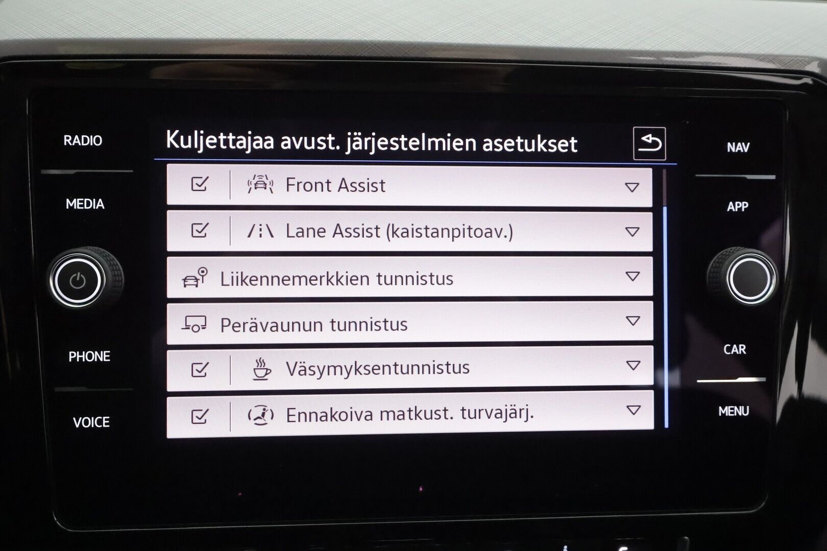 Volkswagen Passat 2020 Variant GTE Plug-In Hybrid 160 kW DSG - | Webasto | Koukku | ACC | LED | P.Kamera | Nahka-Alcantara | Navi | Kaistavahti | 2x Latauskaapelit | Merkkihuollot | Kahdet renkaat |