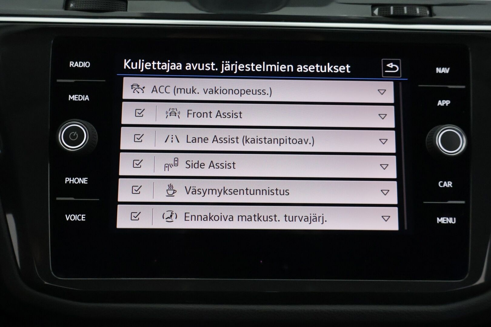 Volkswagen Tiguan 2021 Style 2,0 TDI SCR 110 kW 4MOTION DSG-automaatti - *Webasto / Adapt. vakkari / Blis / Lane assist / Koukku / P.kamera!*