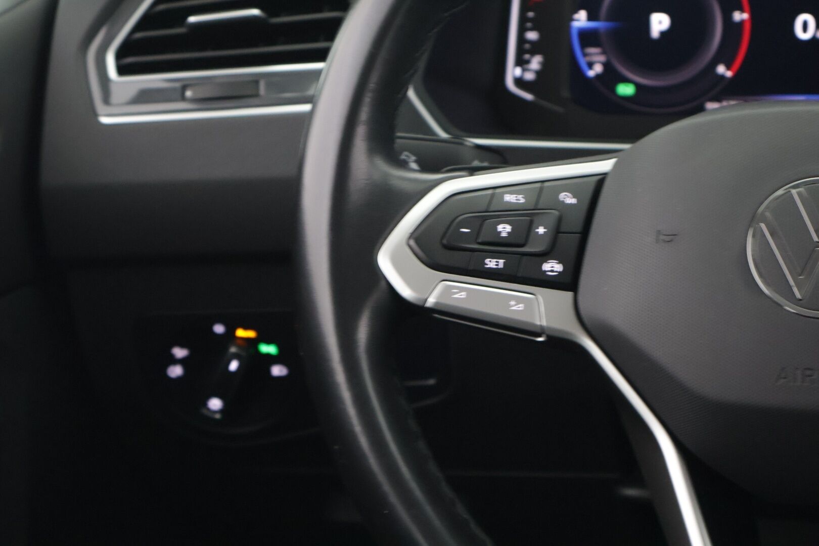 Volkswagen Tiguan 2021 Style 2,0 TDI SCR 110 kW 4MOTION DSG-automaatti - *Webasto / Adapt. vakkari / Blis / Lane assist / Koukku / P.kamera!*