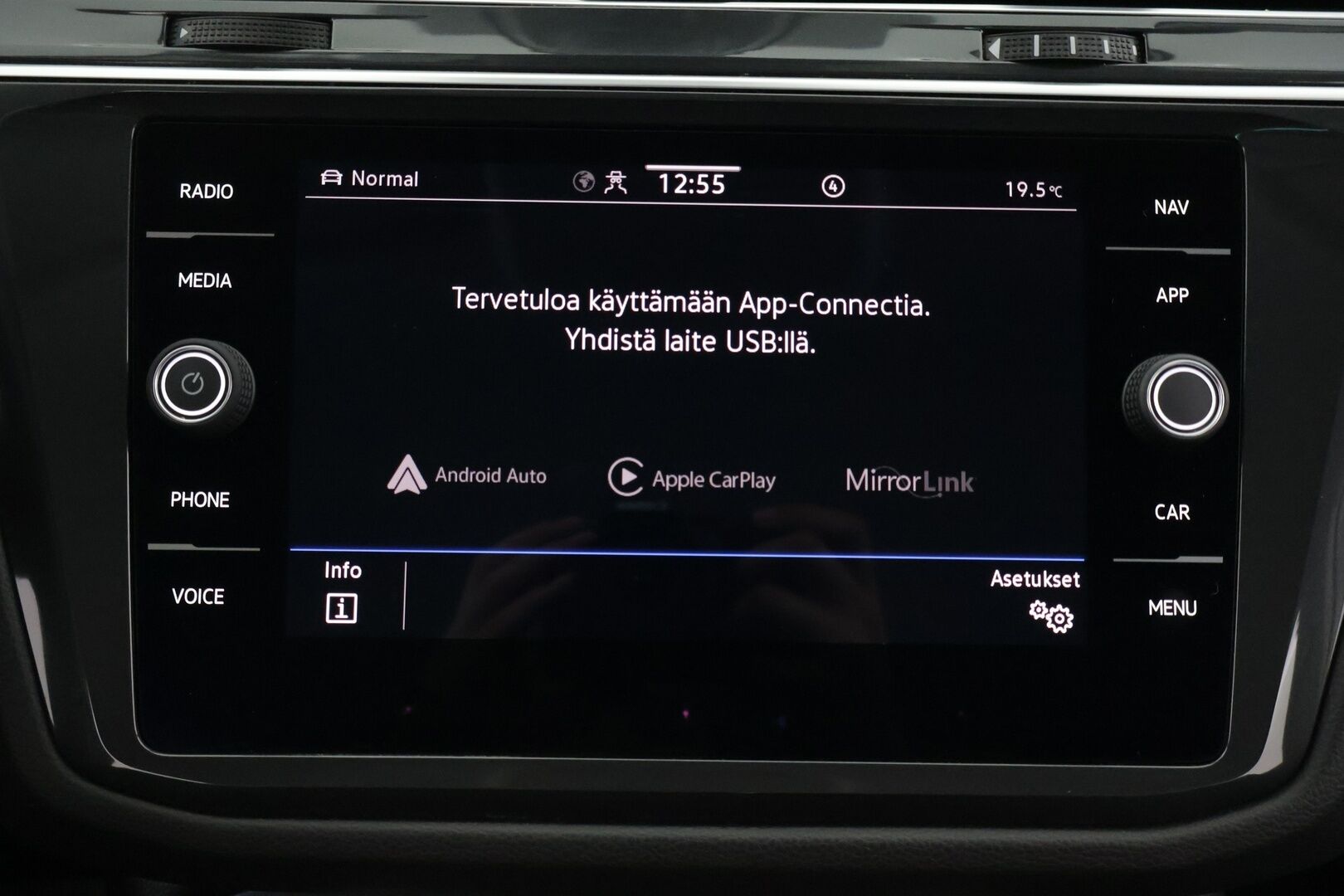 Volkswagen Tiguan 2021 Style 2,0 TDI SCR 110 kW 4MOTION DSG-automaatti - *Webasto / Adapt. vakkari / Blis / Lane assist / Koukku / P.kamera!*