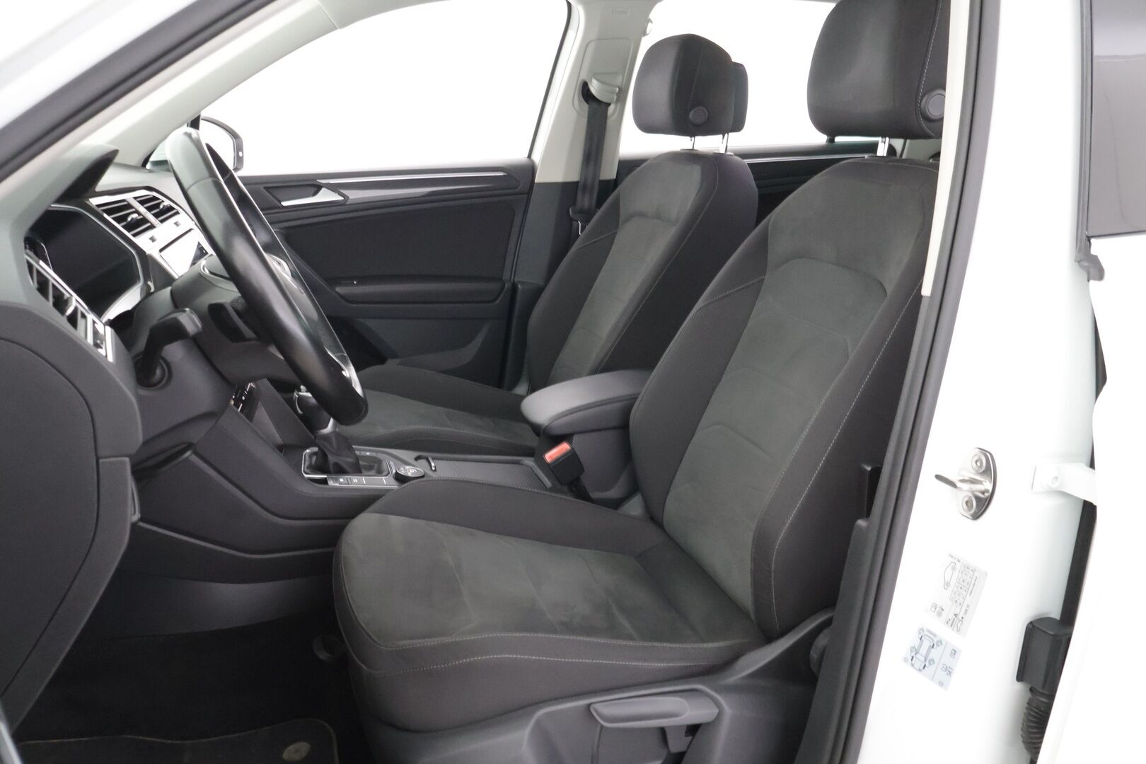 Volkswagen Tiguan 2021 Style 2,0 TDI SCR 110 kW 4MOTION DSG-automaatti - *Webasto / Adapt. vakkari / Blis / Lane assist / Koukku / P.kamera!*