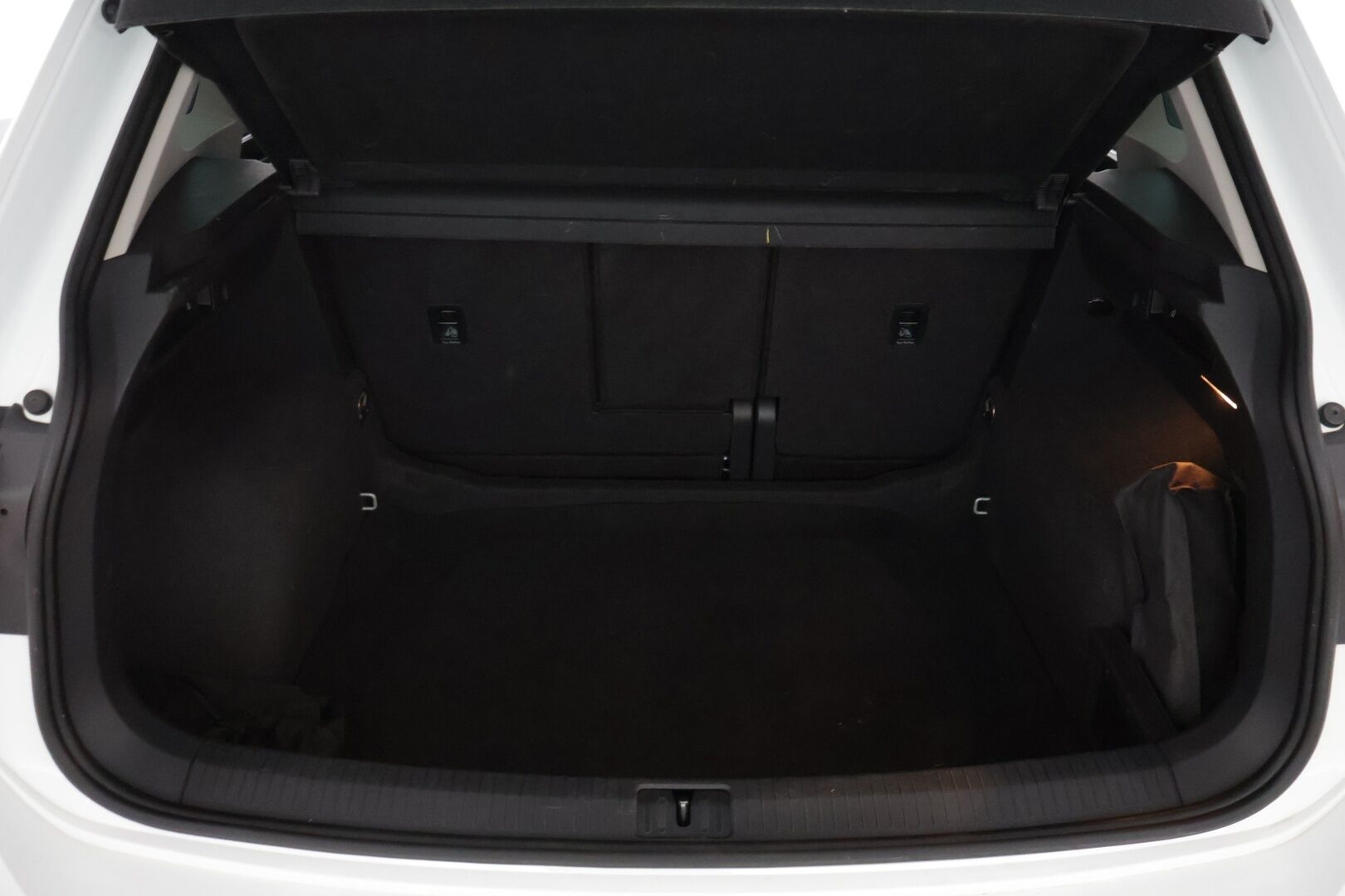 Volkswagen Tiguan 2021 Style 2,0 TDI SCR 110 kW 4MOTION DSG-automaatti - *Webasto / Adapt. vakkari / Blis / Lane assist / Koukku / P.kamera!*