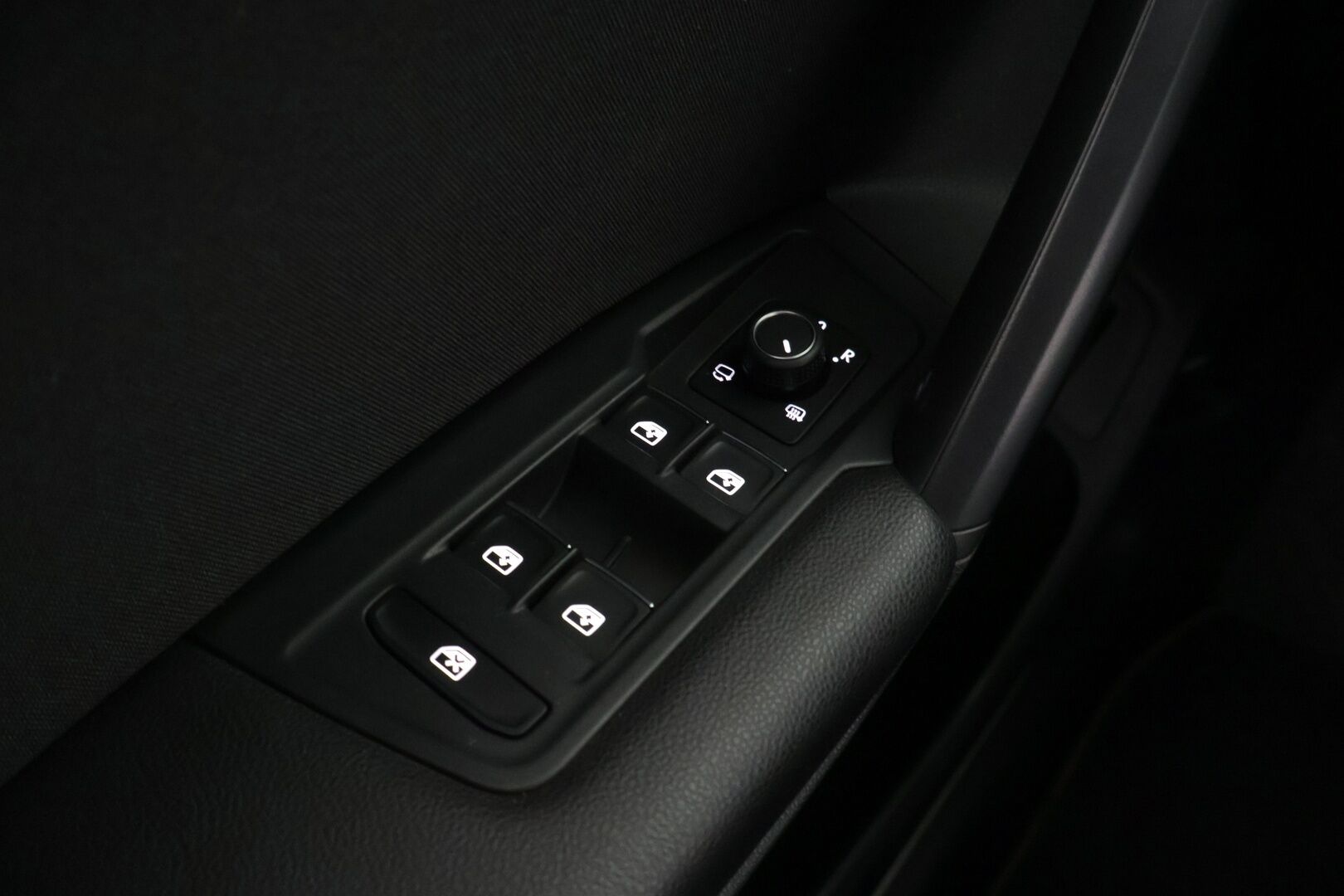 Volkswagen Tiguan 2021 Style 2,0 TDI SCR 110 kW 4MOTION DSG-automaatti - *Webasto / Adapt. vakkari / Blis / Lane assist / Koukku / P.kamera!*