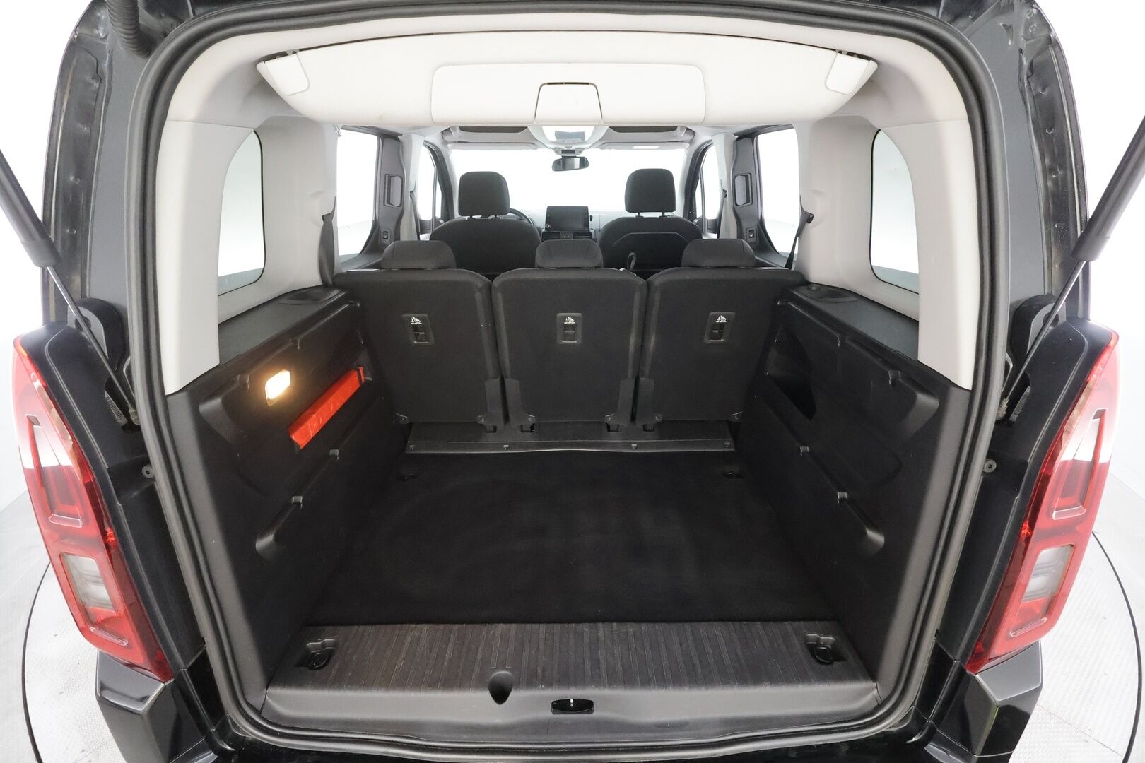 Opel Combo 2021 Life L1H1 Innovation Plus 130 Turbo A - | Lasikatto | P.Kamera | Lohkolämmitin | Katveavustin | Kaistavahti | Keyless | Bluetooth | Vakkari | 1-om Suomi-auto | Kahdet renkaat |