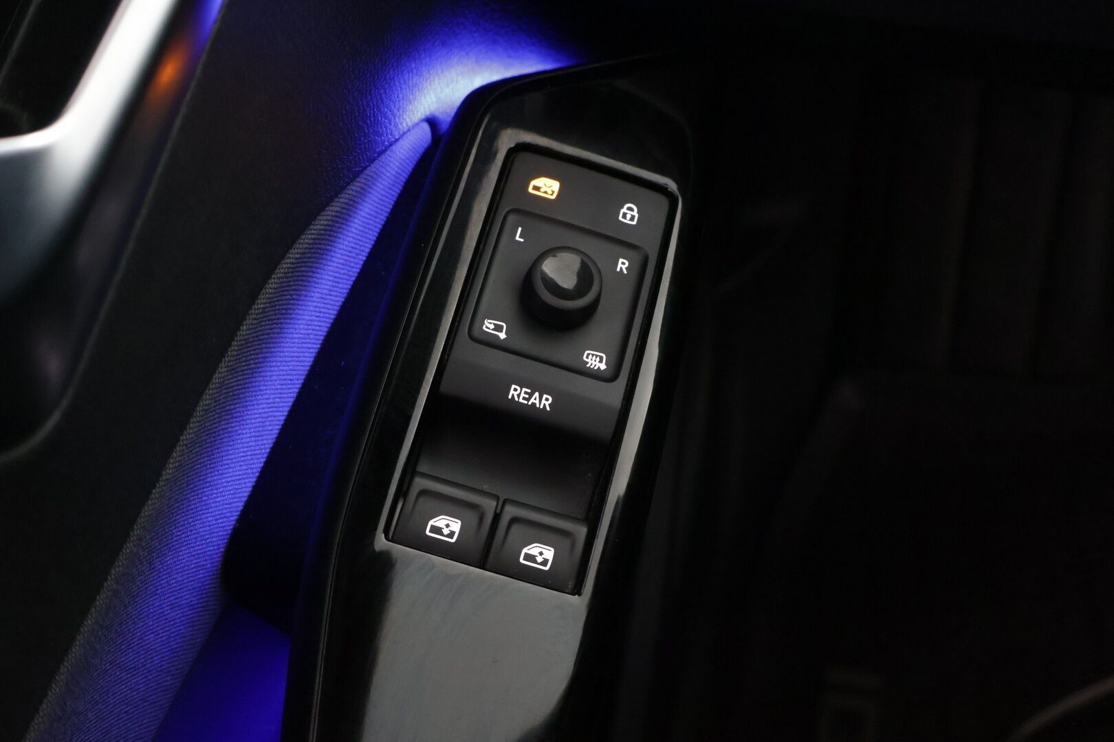 Volkswagen ID.3 2021 Pro Performance - ACC / Lämpöpumppu / Navigointi / 19” Andoya-alut / Lämmitettävä ratti / Apple CarPlay & Android Auto