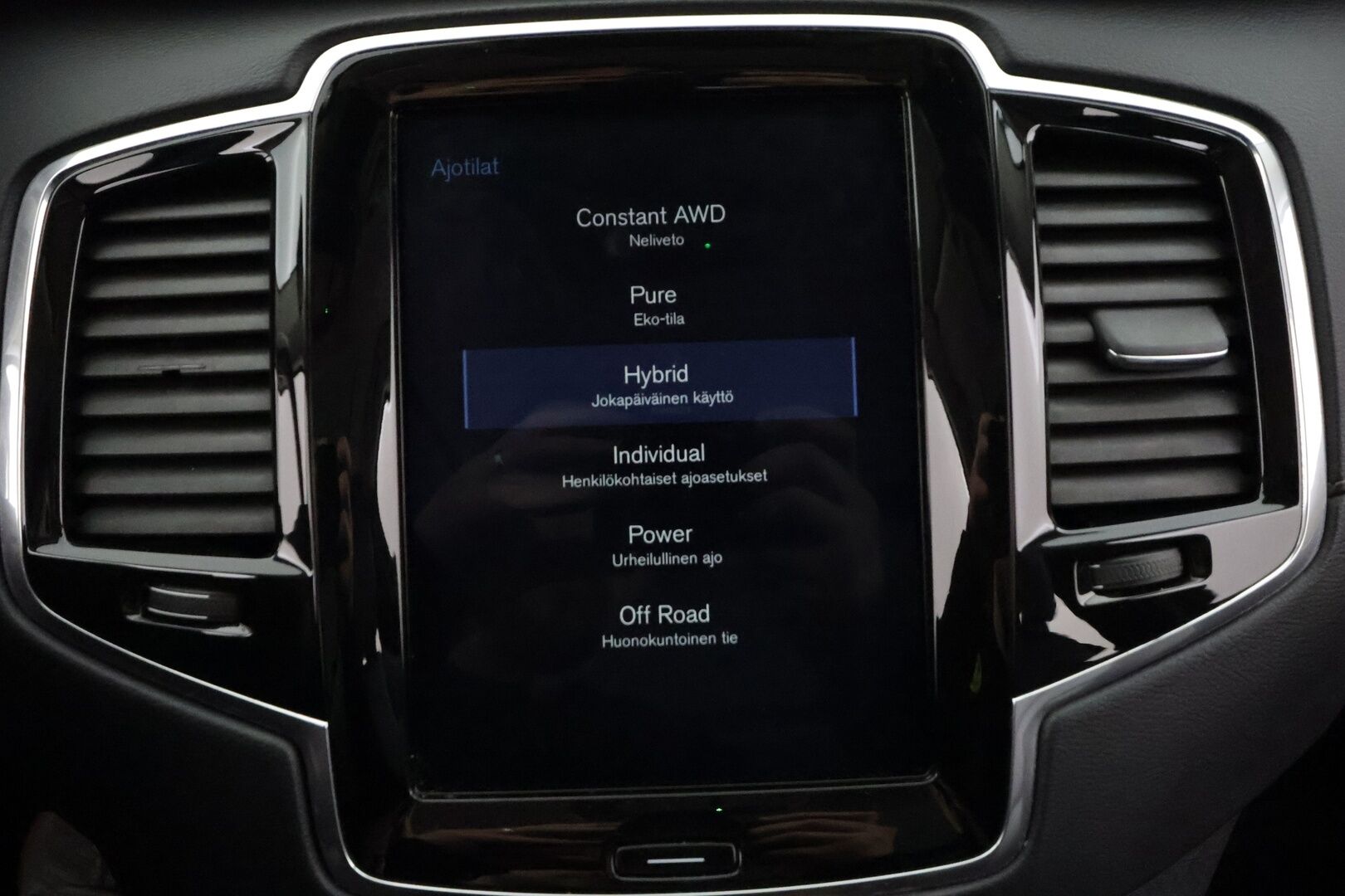 Volvo XC90 2019 T8 TwE AWD Inscription 7-P * Webasto / Koukku / B&O / Panorama / HUD / Full-LED / ACC / 360° / Sportnahat Muistilla * - Ilma-alusta / Kahdet renkaat / Merkkihuollettu! - HULLU BLACKWEEK KORKOTARJOUS 2,49%