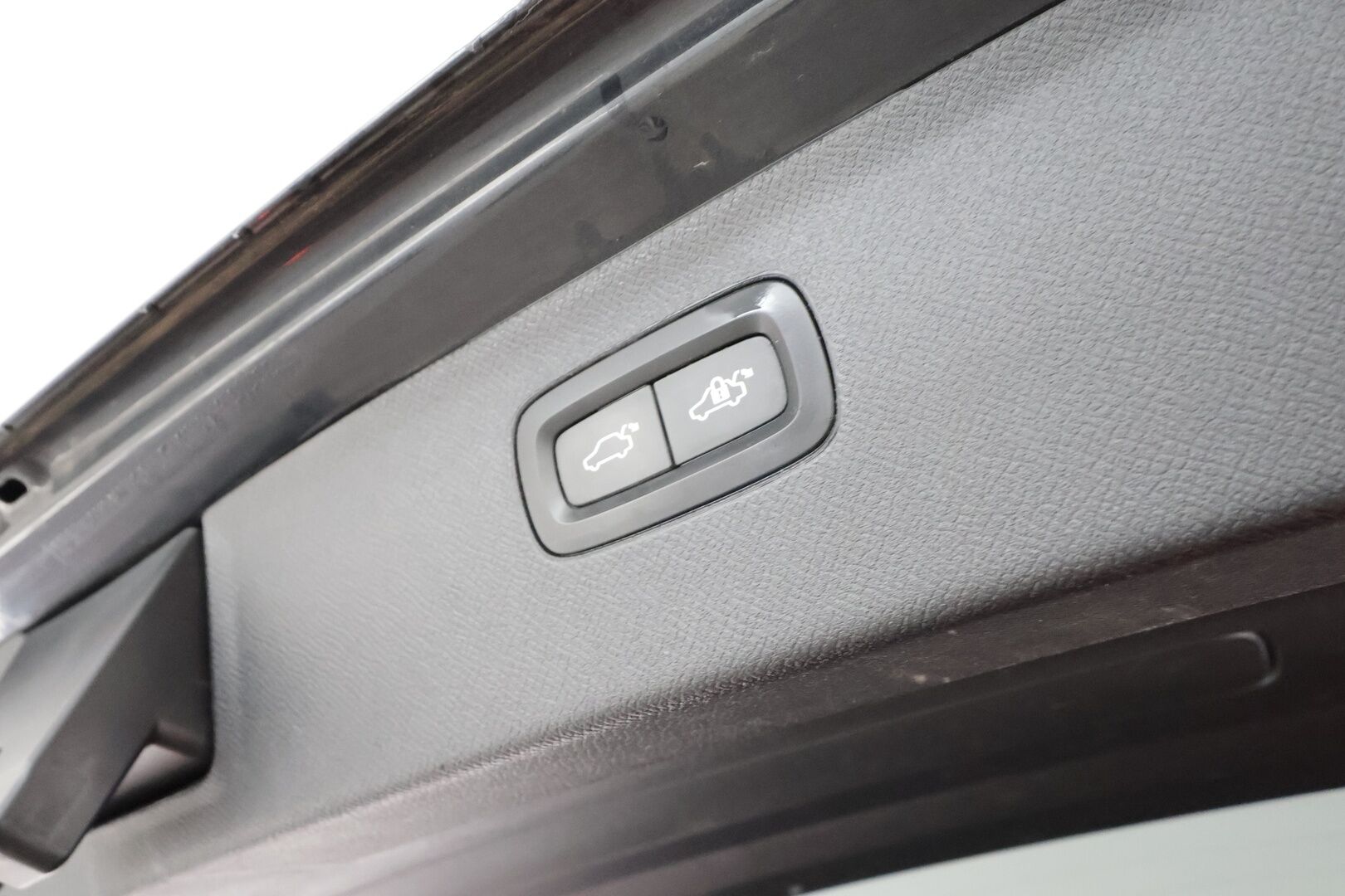 Volvo XC90 2019 T8 TwE AWD Inscription 7-P * Webasto / Koukku / B&O / Panorama / HUD / Full-LED / ACC / 360° / Sportnahat Muistilla * - Ilma-alusta / Kahdet renkaat / Merkkihuollettu! - HULLU BLACKWEEK KORKOTARJOUS 2,49%