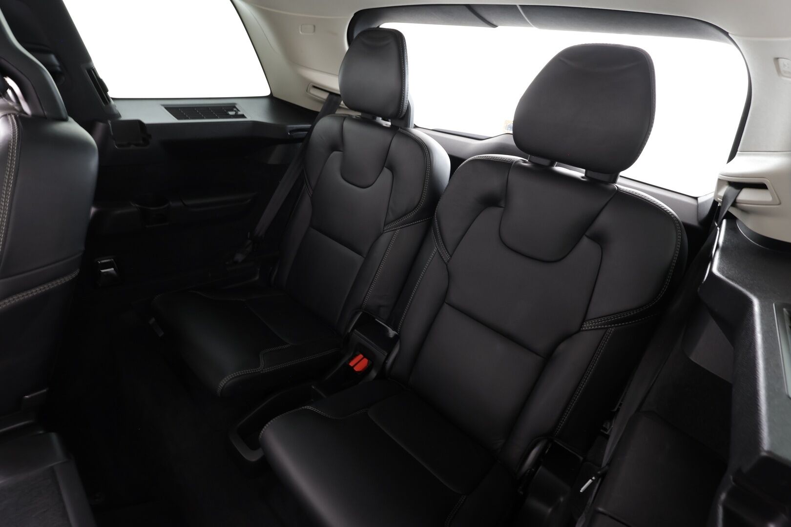 Volvo XC90 2019 T8 TwE AWD Inscription 7-P * Webasto / Koukku / B&O / Panorama / HUD / Full-LED / ACC / 360° / Sportnahat Muistilla * - Ilma-alusta / Kahdet renkaat / Merkkihuollettu! - HULLU BLACKWEEK KORKOTARJOUS 2,49%