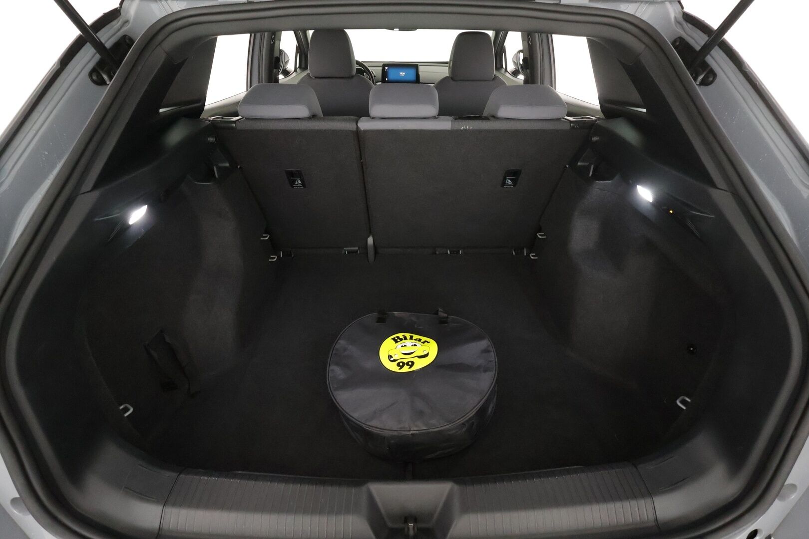 Volkswagen ID.4 2021 Pure City 109 kW * Koukku / ILP / ACC / LED / P.tutkat / Navi / Kaistavahti * - 1-om Suomi-auto / 2x Latauskaapelit / Kahdet renkaat / 