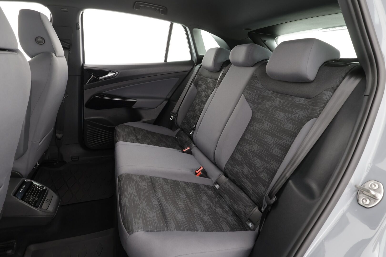 Volkswagen ID.4 2021 Pure City 109 kW * Koukku / ILP / ACC / LED / P.tutkat / Navi / Kaistavahti * - 1-om Suomi-auto / 2x Latauskaapelit / Kahdet renkaat / 