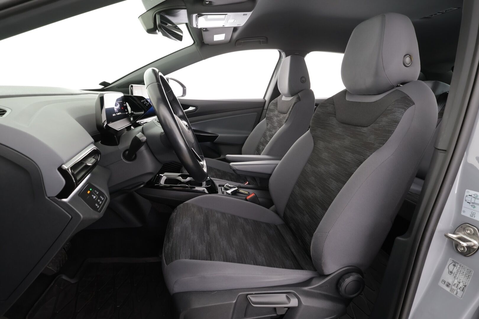 Volkswagen ID.4 2021 Pure City 109 kW * Koukku / ILP / ACC / LED / P.tutkat / Navi / Kaistavahti * - 1-om Suomi-auto / 2x Latauskaapelit / Kahdet renkaat / 