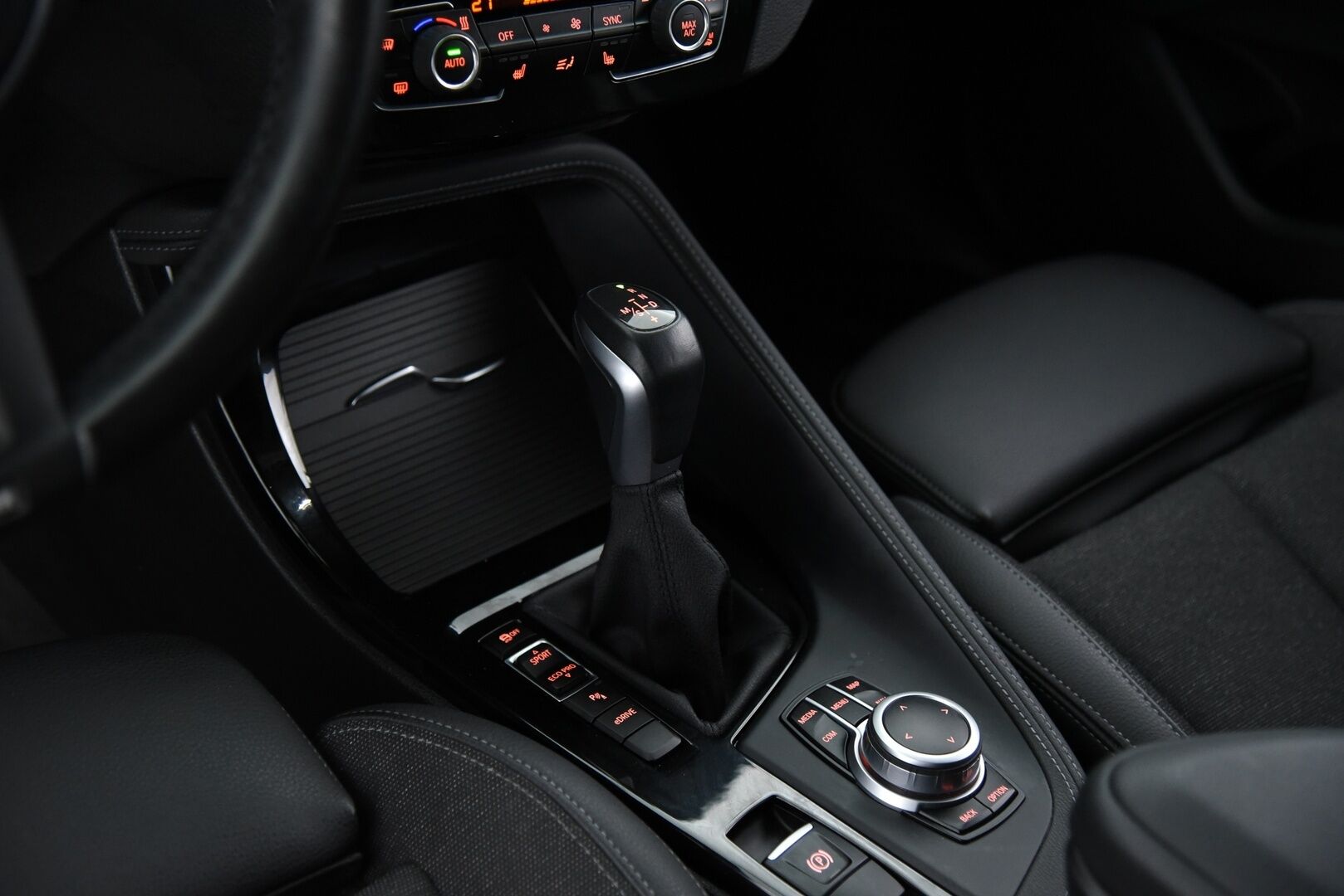 BMW X2 2021 F39 xDrive 25e Business M sport X / Adapt. vak / HUD / HiFi / Navigation Plus / Muistipenkki / - Driving assistant plus / Merkkihuollettu / 2x aluvanteet 