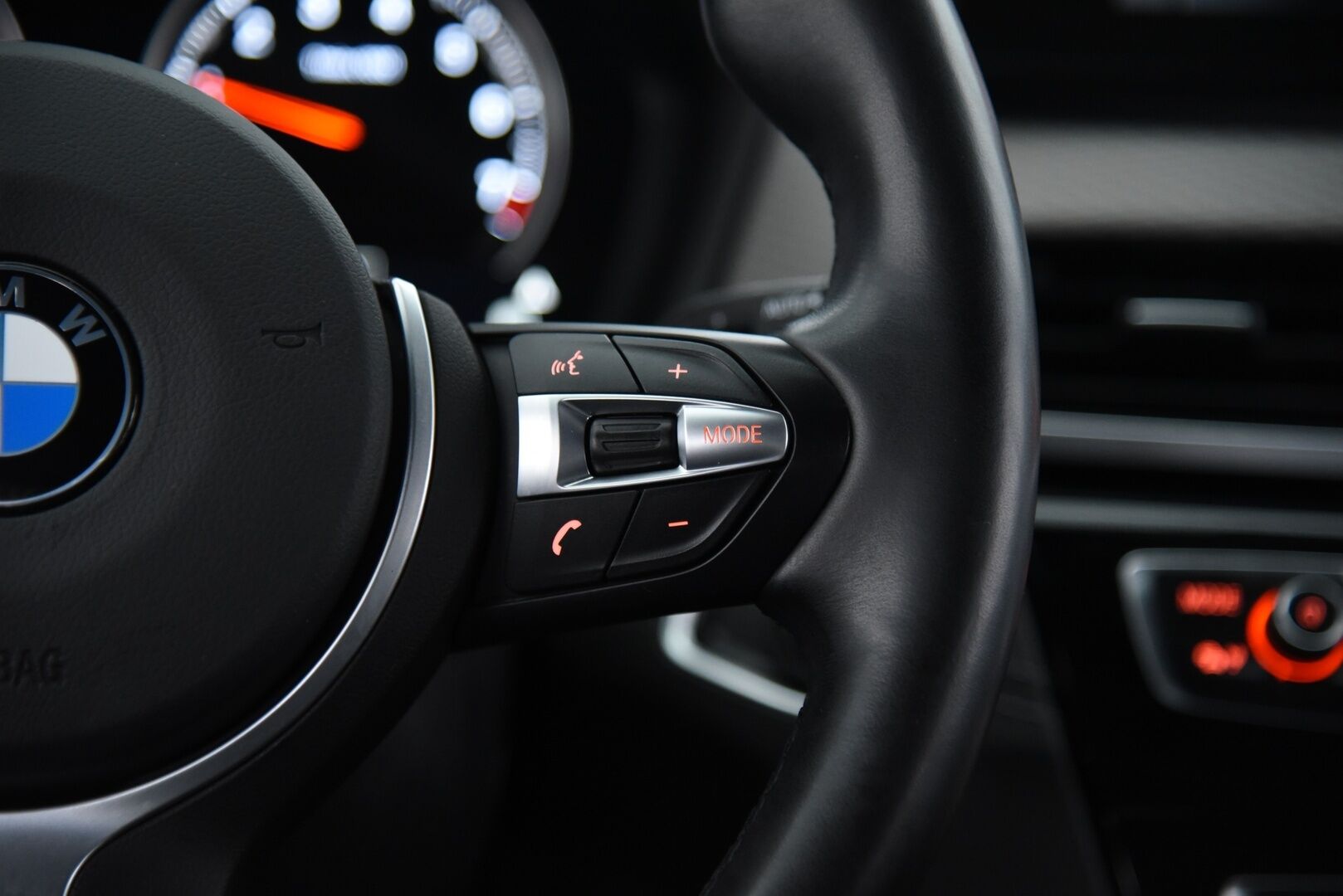 BMW X2 2021 F39 xDrive 25e Business M sport X / Adapt. vak / HUD / HiFi / Navigation Plus / Muistipenkki / - M-Sport sisä- ja ulkopaketilla! / DAP / Huippu varusteltu / 